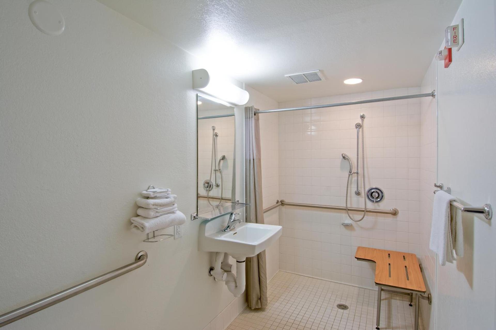 Motel 6-Redding, CA - South photo 29