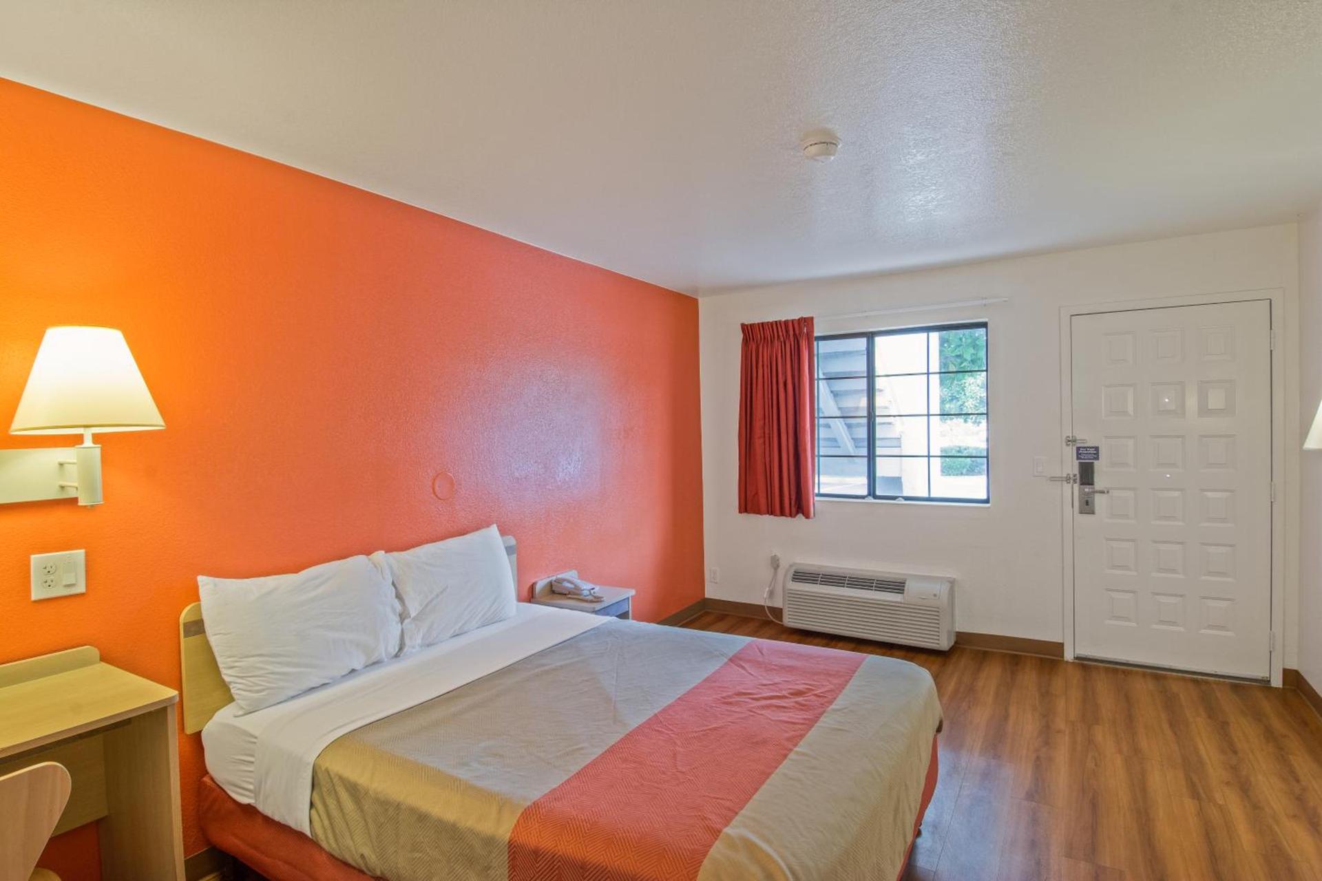Motel 6-Redding, CA - South photo 10