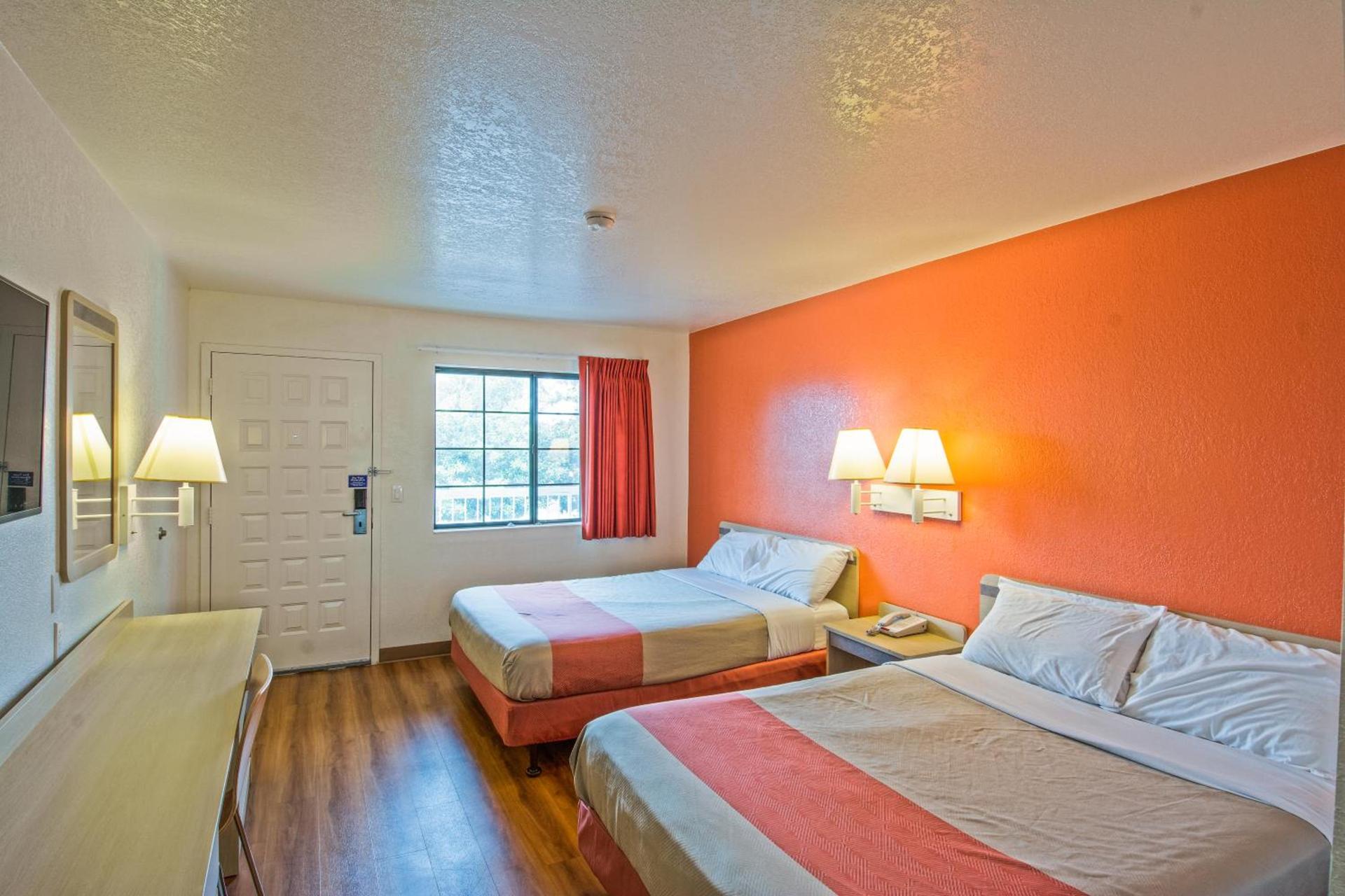 Motel 6-Redding, CA - South photo 12