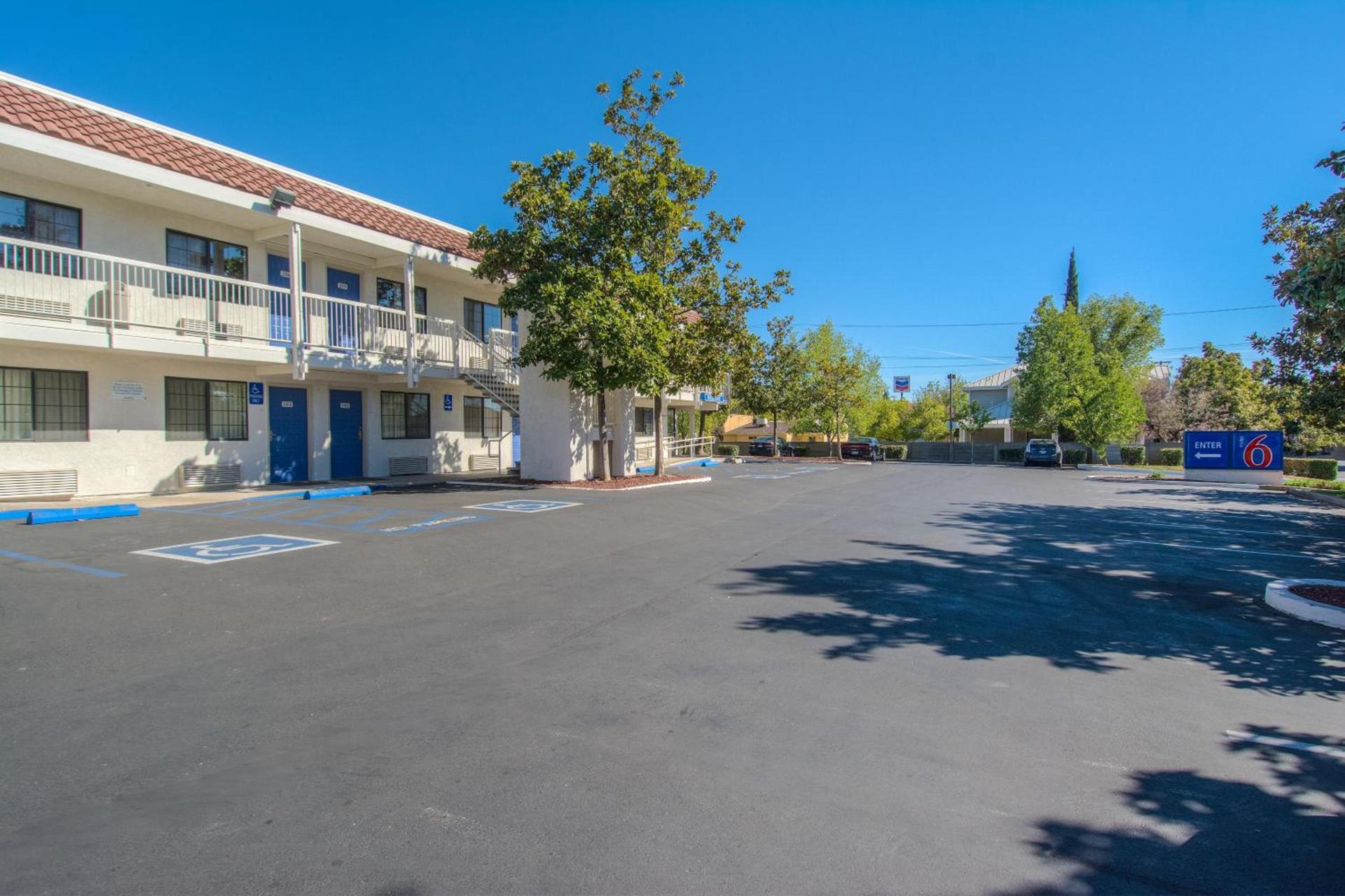 Motel 6-Redding, CA - South photo 2