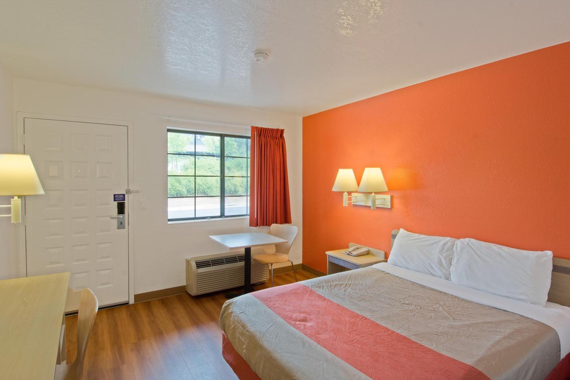 Motel 6-Redding, CA - South photo 15