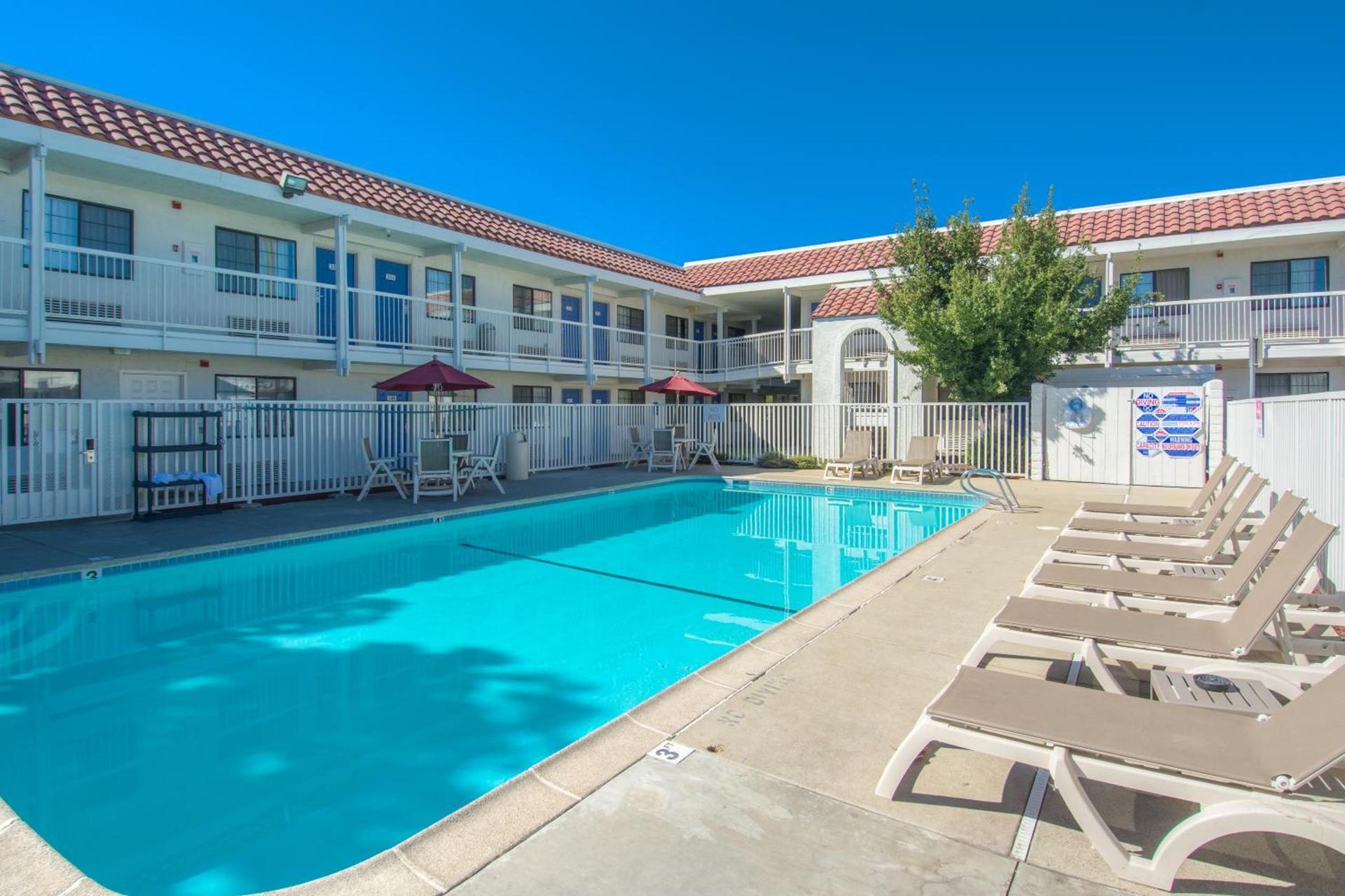 Motel 6-Redding, CA - South photo 5