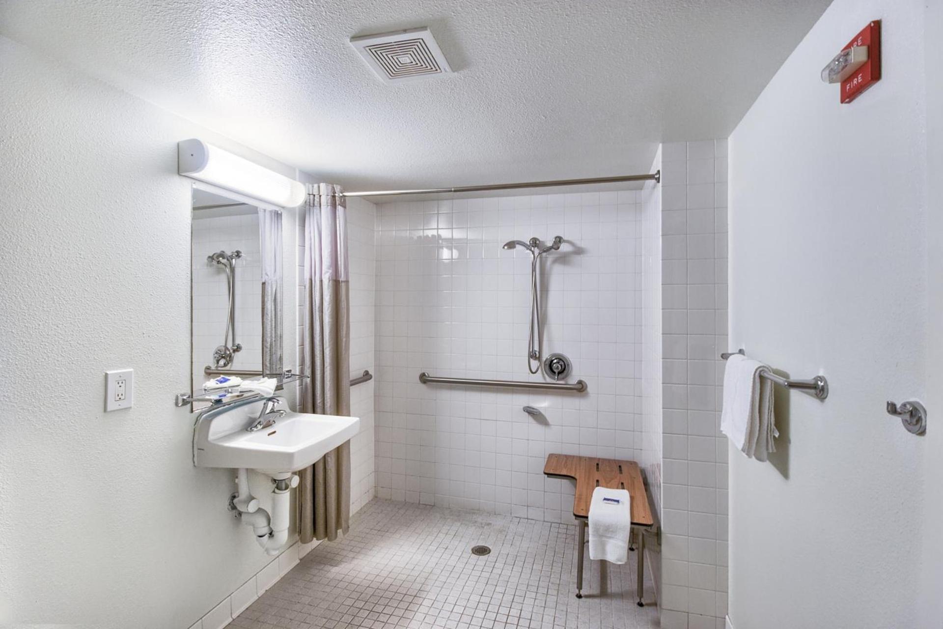 Motel 6-Everett, WA - South photo 27