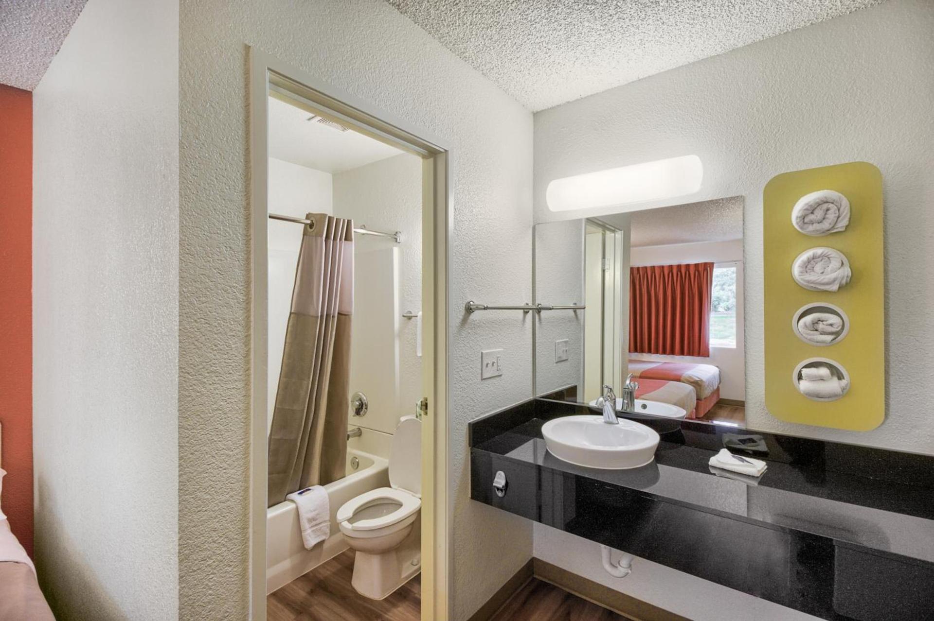 Motel 6-Everett, WA - South photo 26
