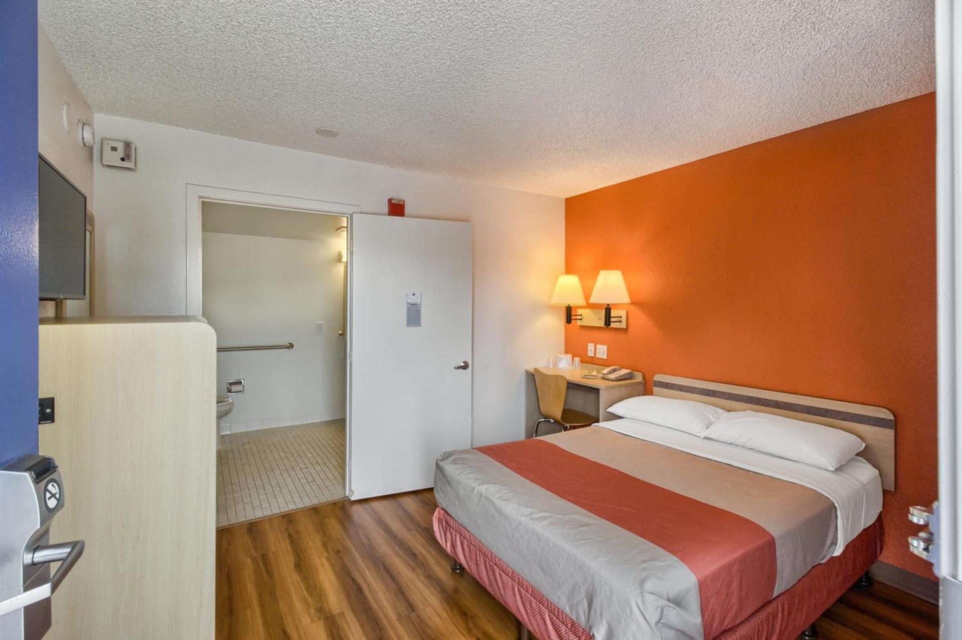 Motel 6-Everett, WA - South photo 3