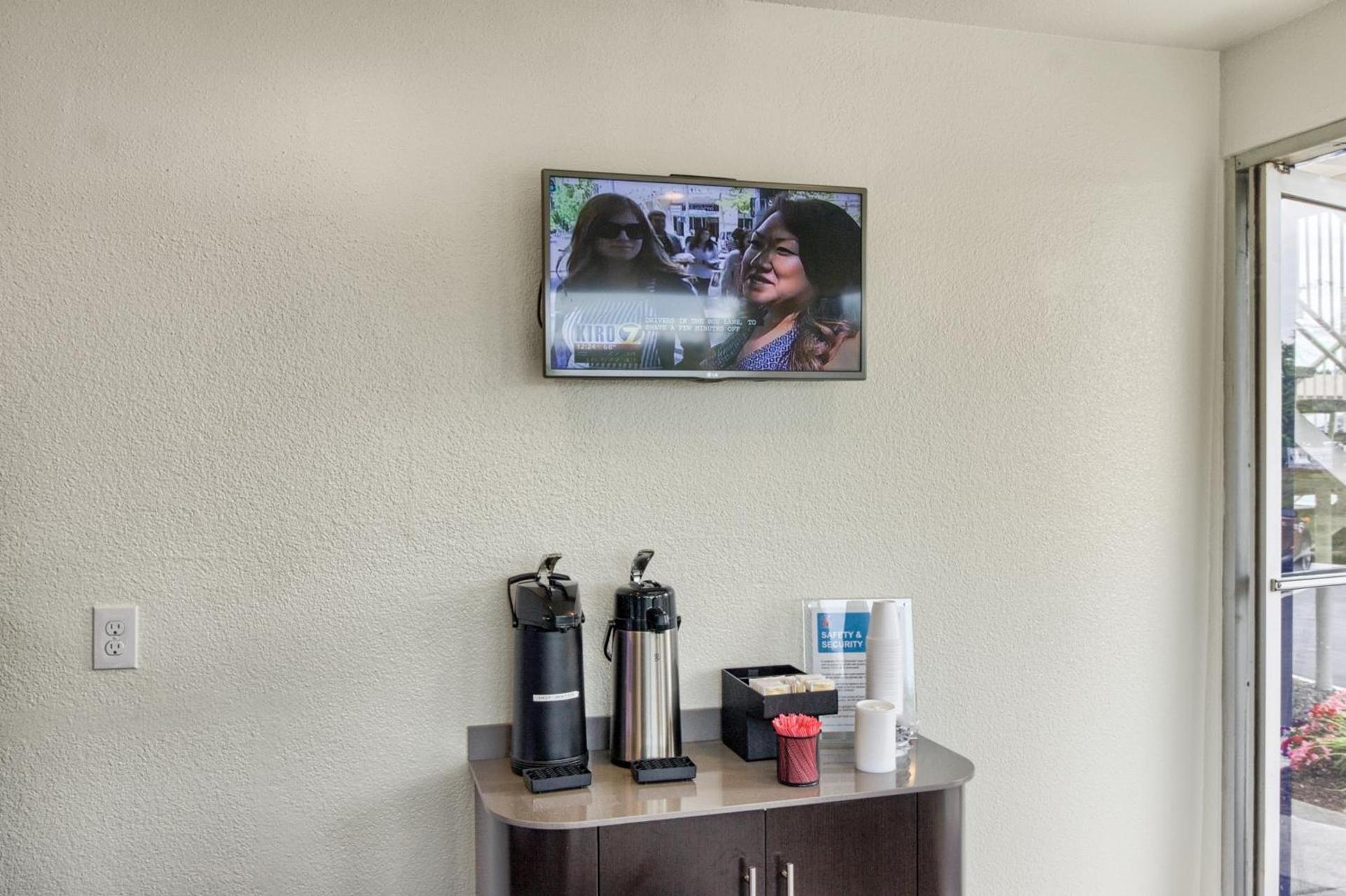 Motel 6-Everett, WA - South photo 7