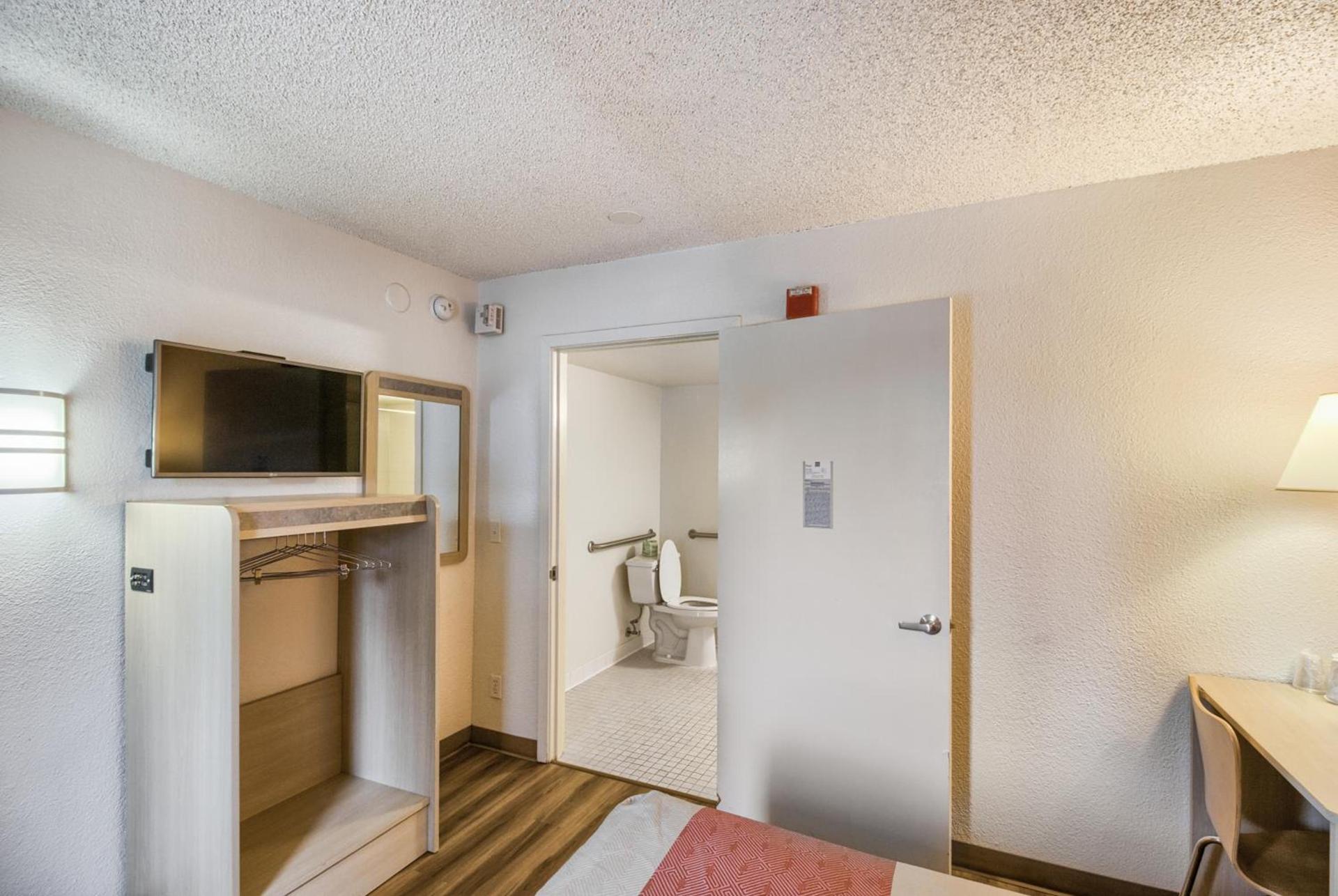 Motel 6-Everett, WA - South photo 17