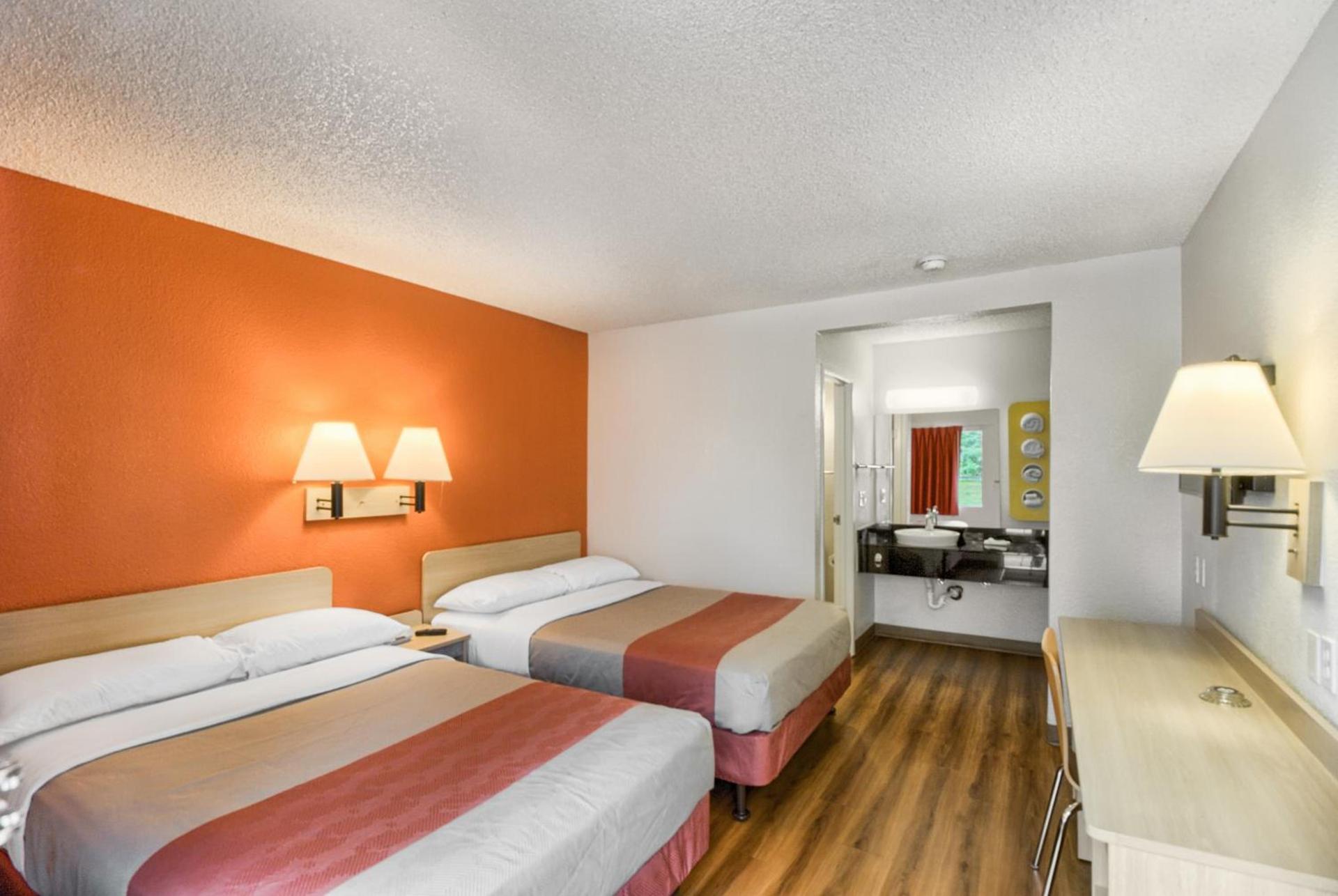Motel 6-Everett, WA - South photo 5
