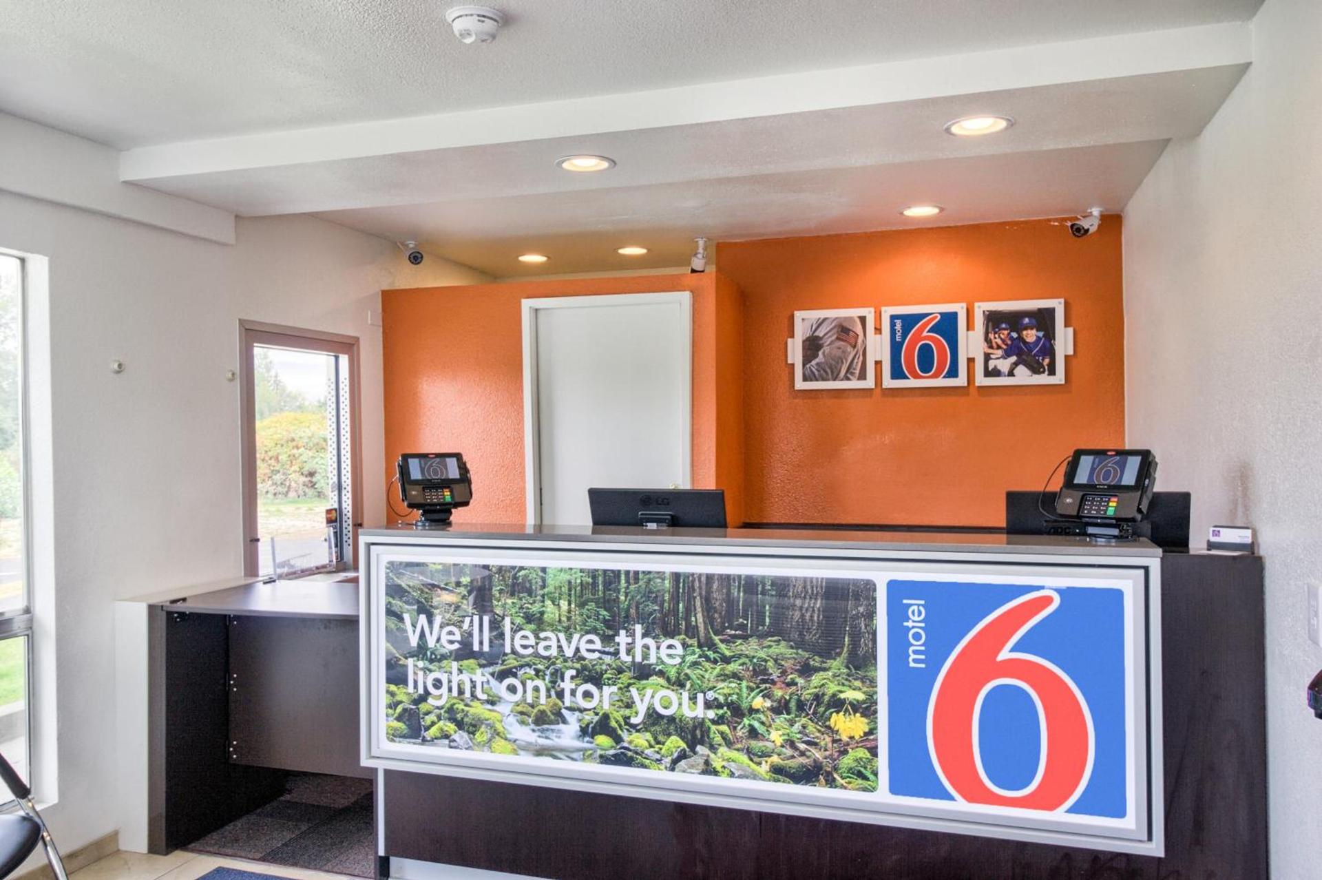 Motel 6-Everett, WA - South photo 4