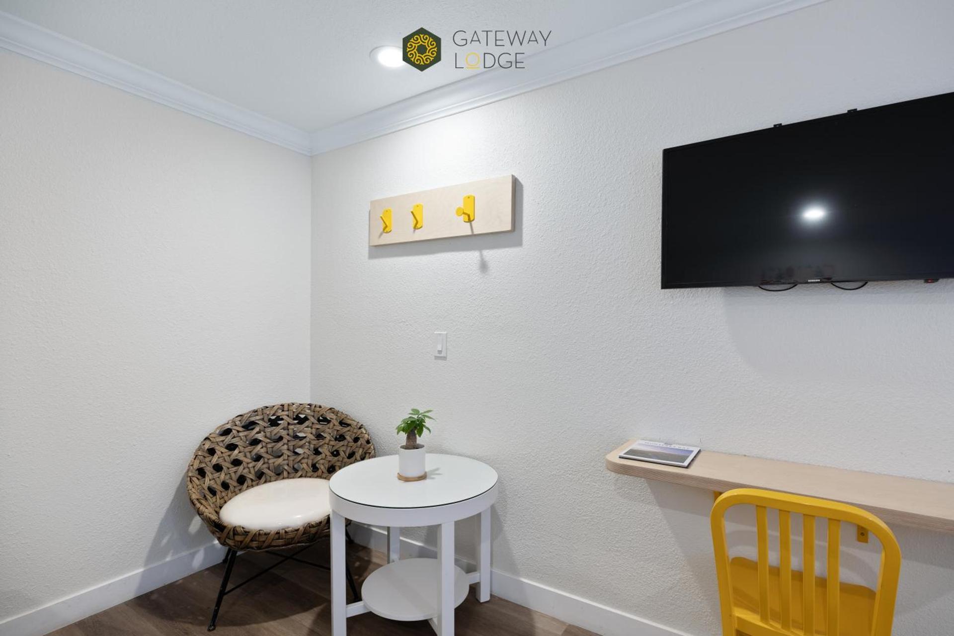 Gateway Lodge photo 23