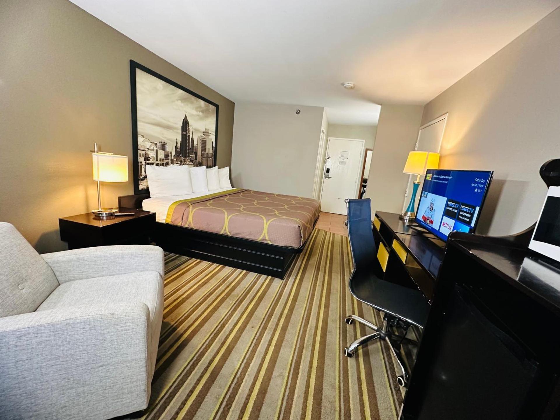 Delavan Inn and Suites photo 16