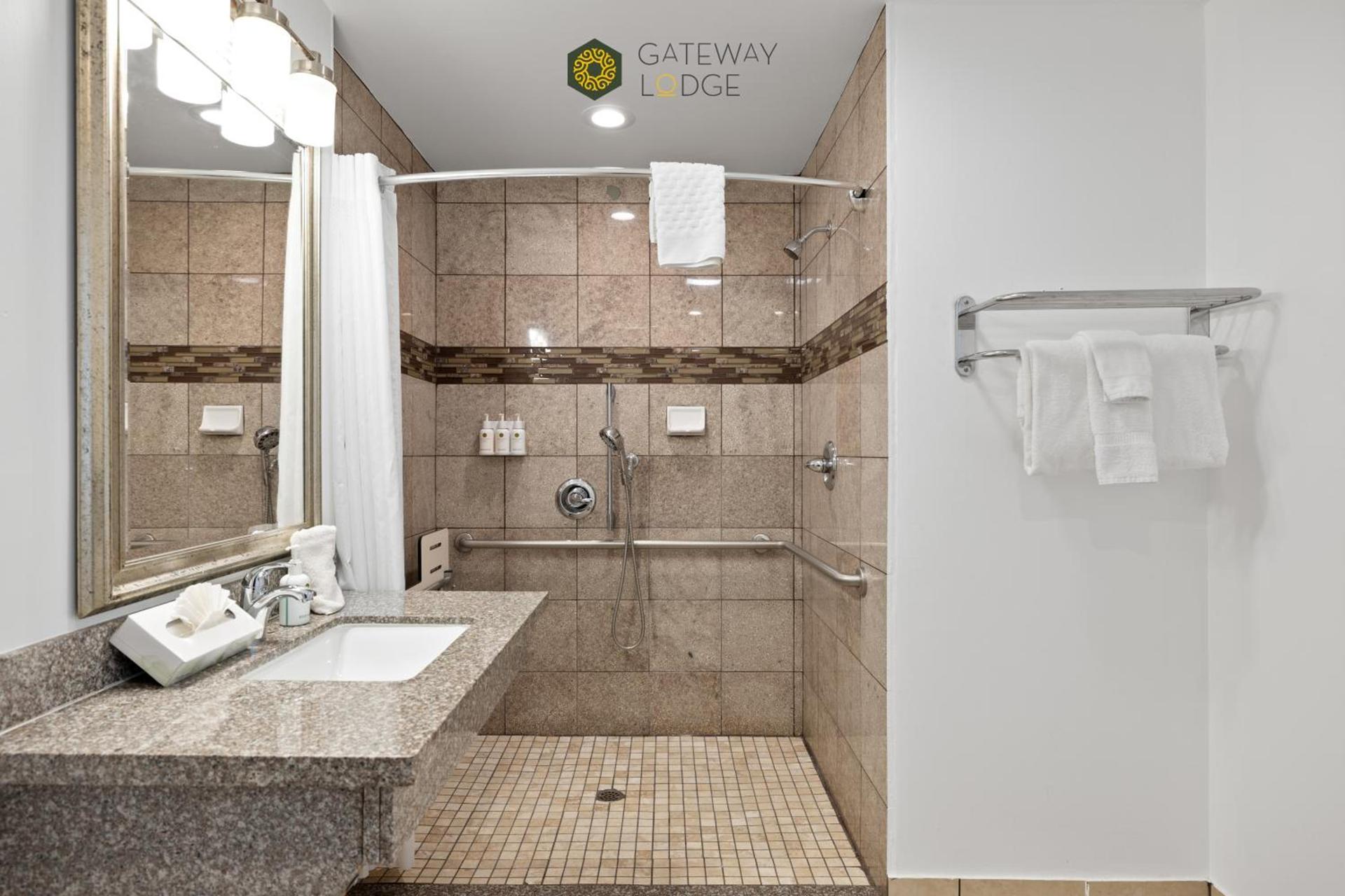 Gateway Lodge photo 32
