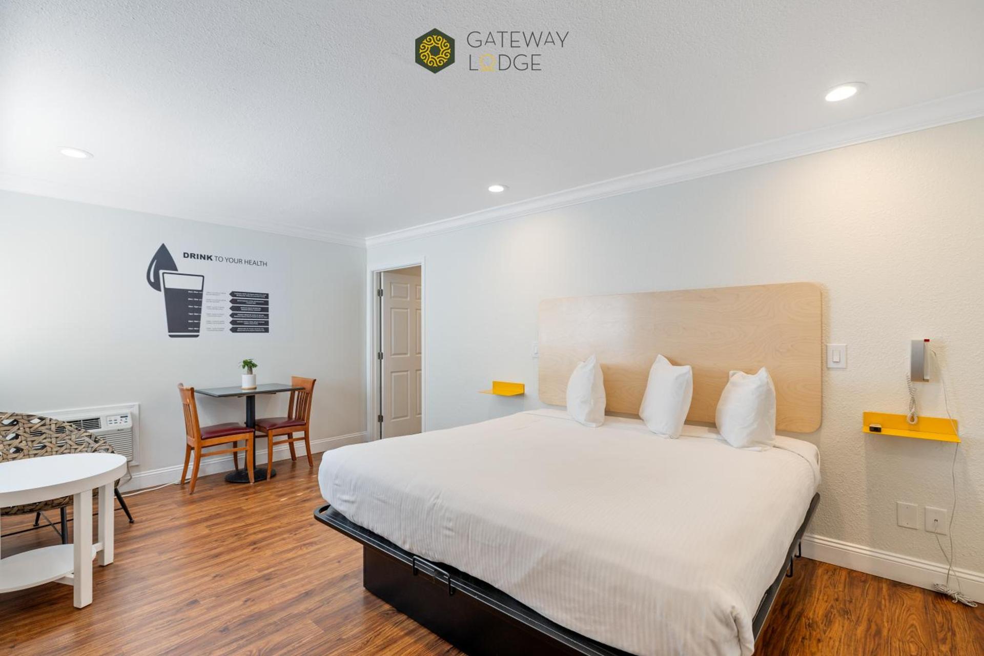 Gateway Lodge photo 25