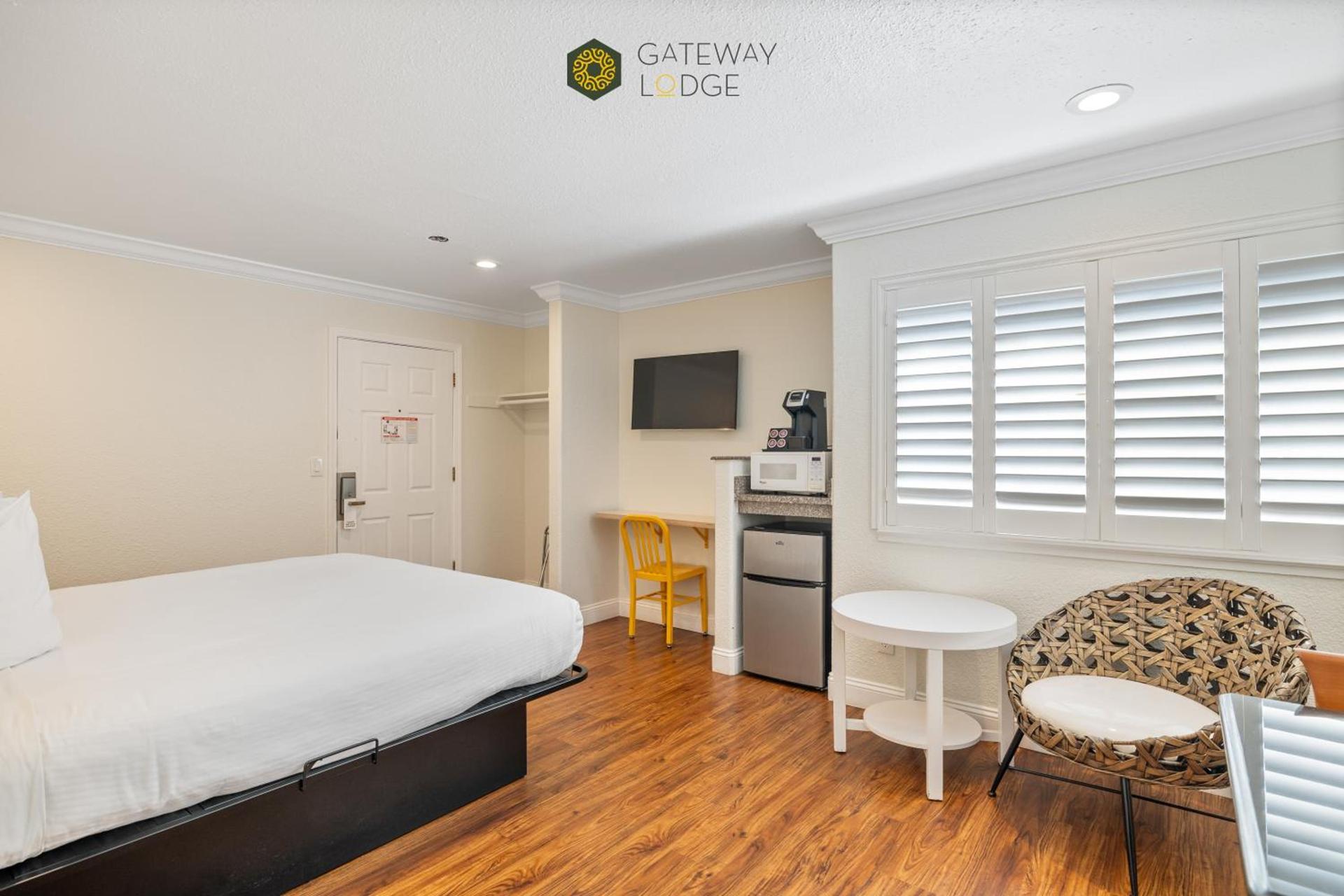 Gateway Lodge photo 35