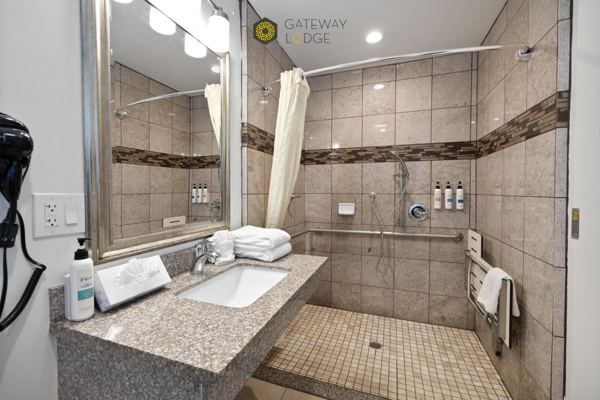 Gateway Lodge photo 28