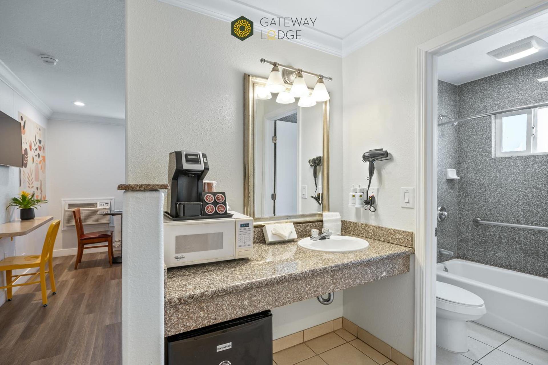 Gateway Lodge photo 50