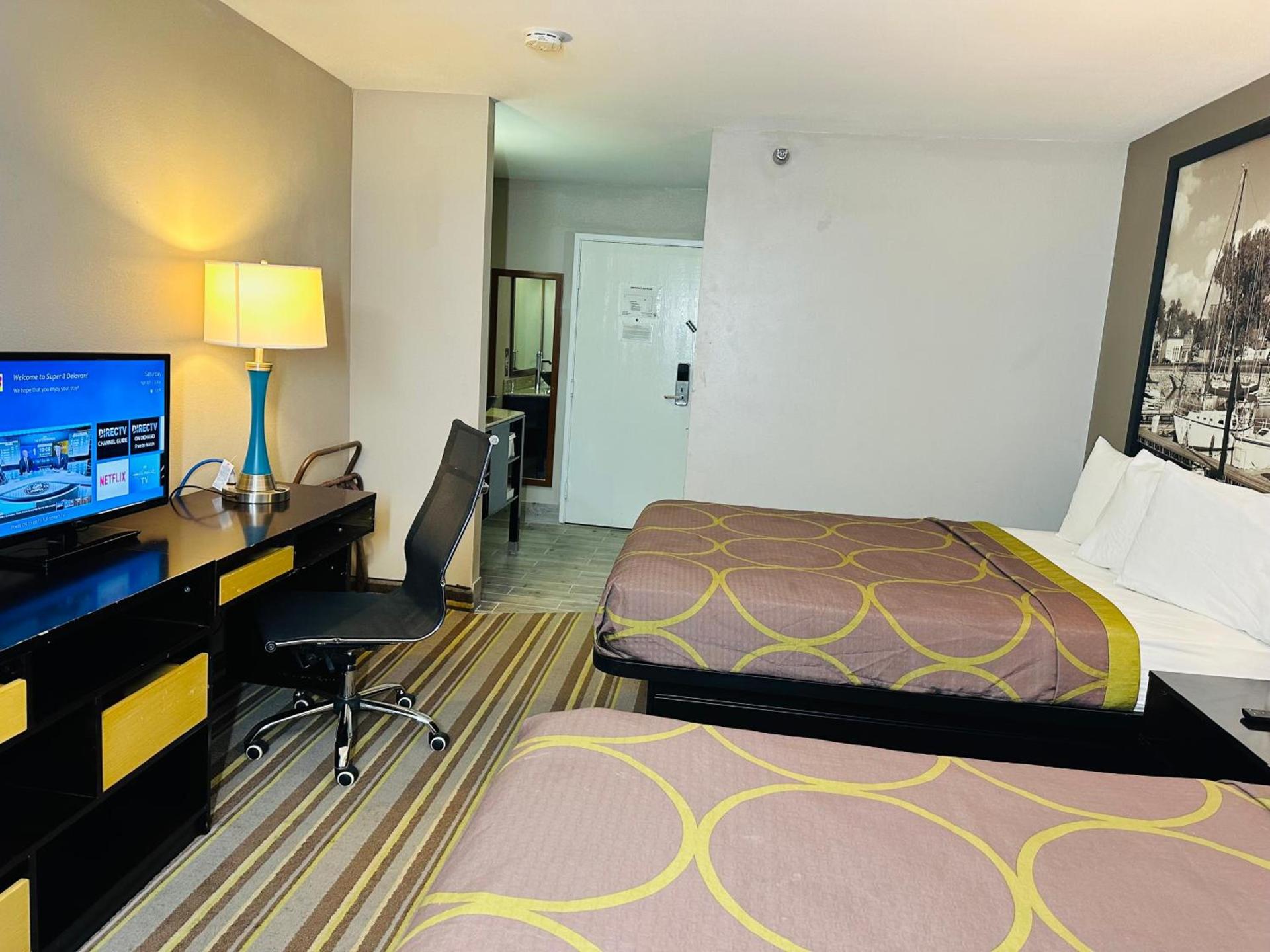 Delavan Inn and Suites photo 22