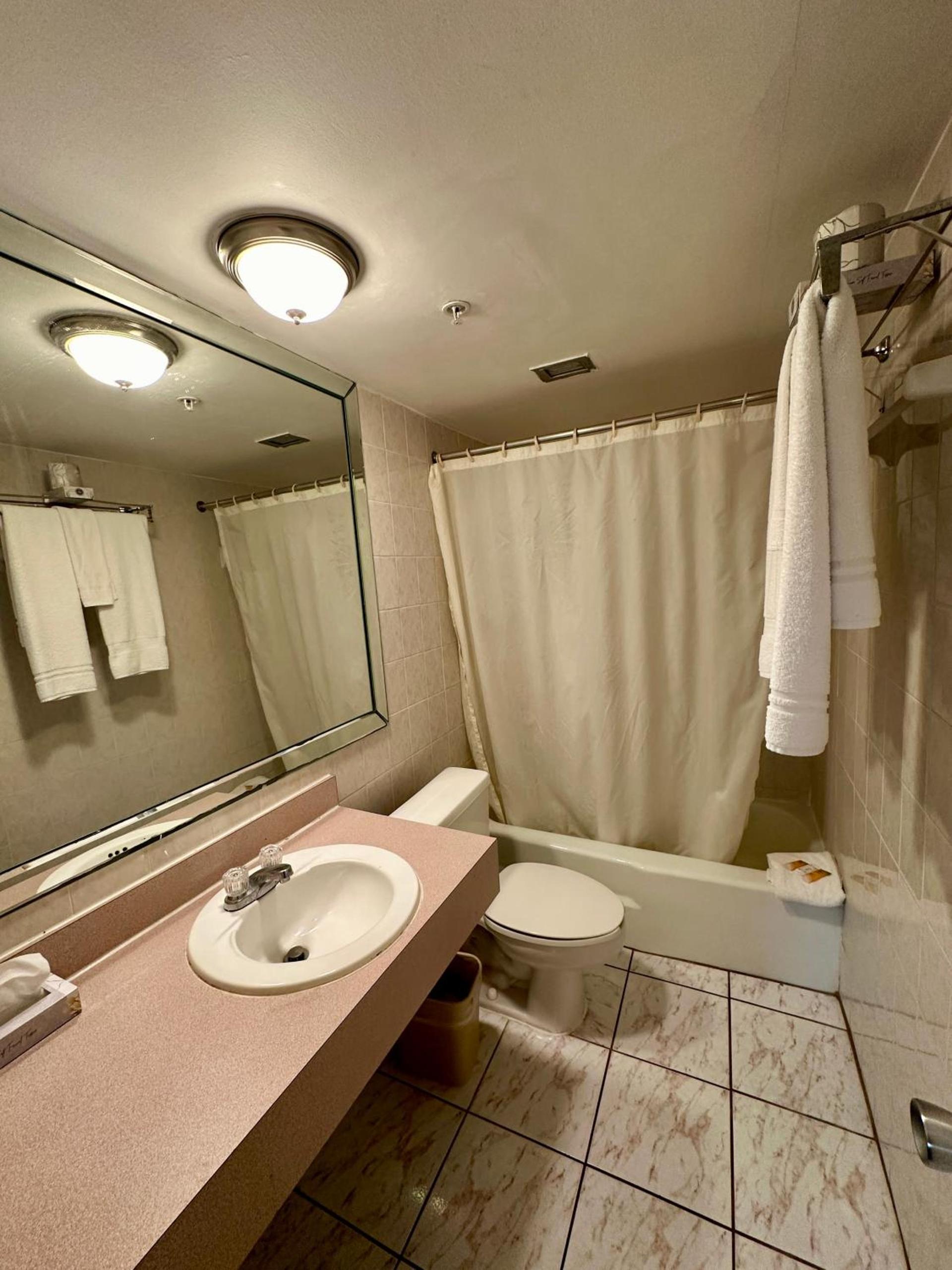 Hotel Chateaubleau photo 36