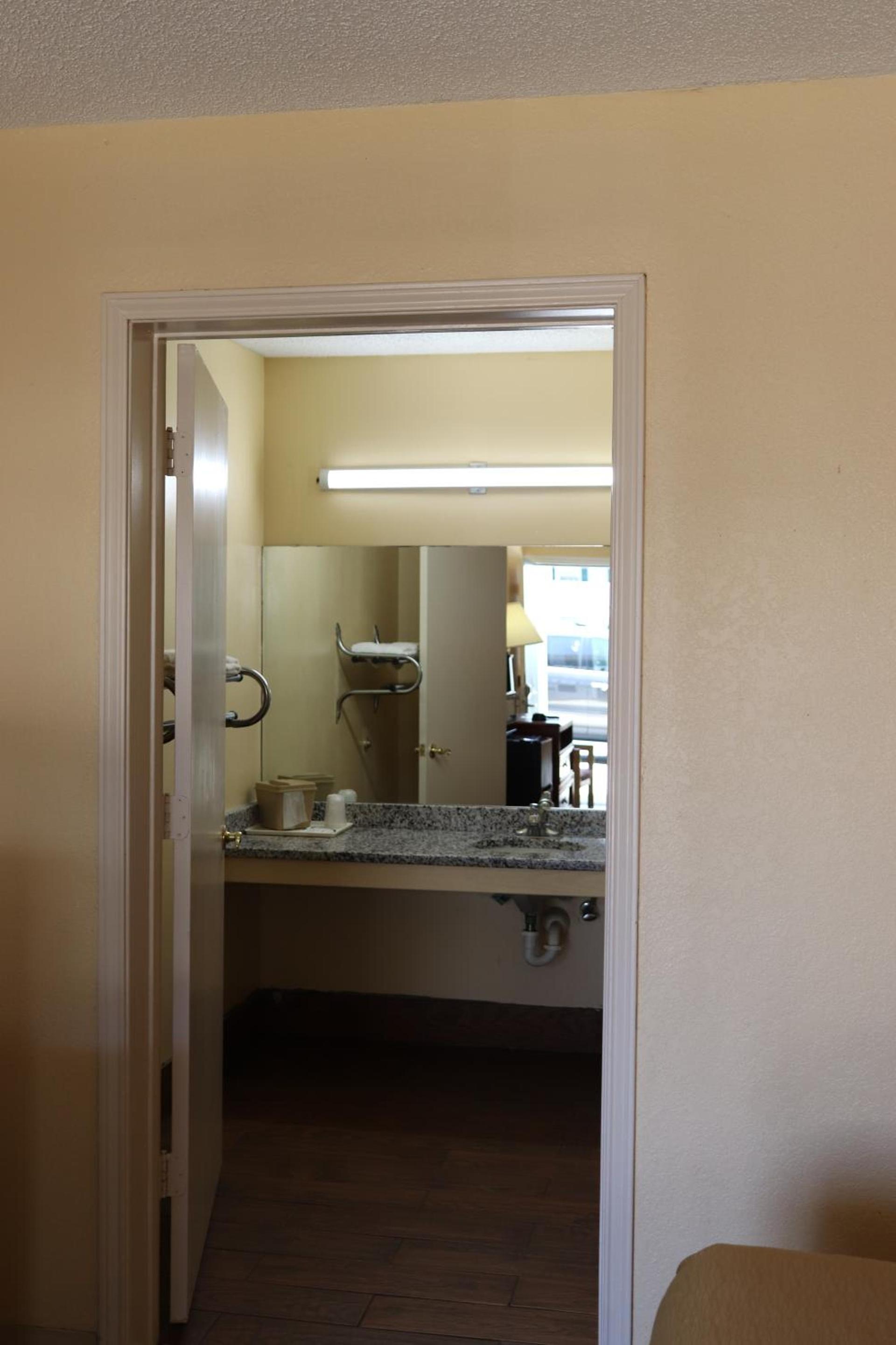 Woodstream Inn photo 27