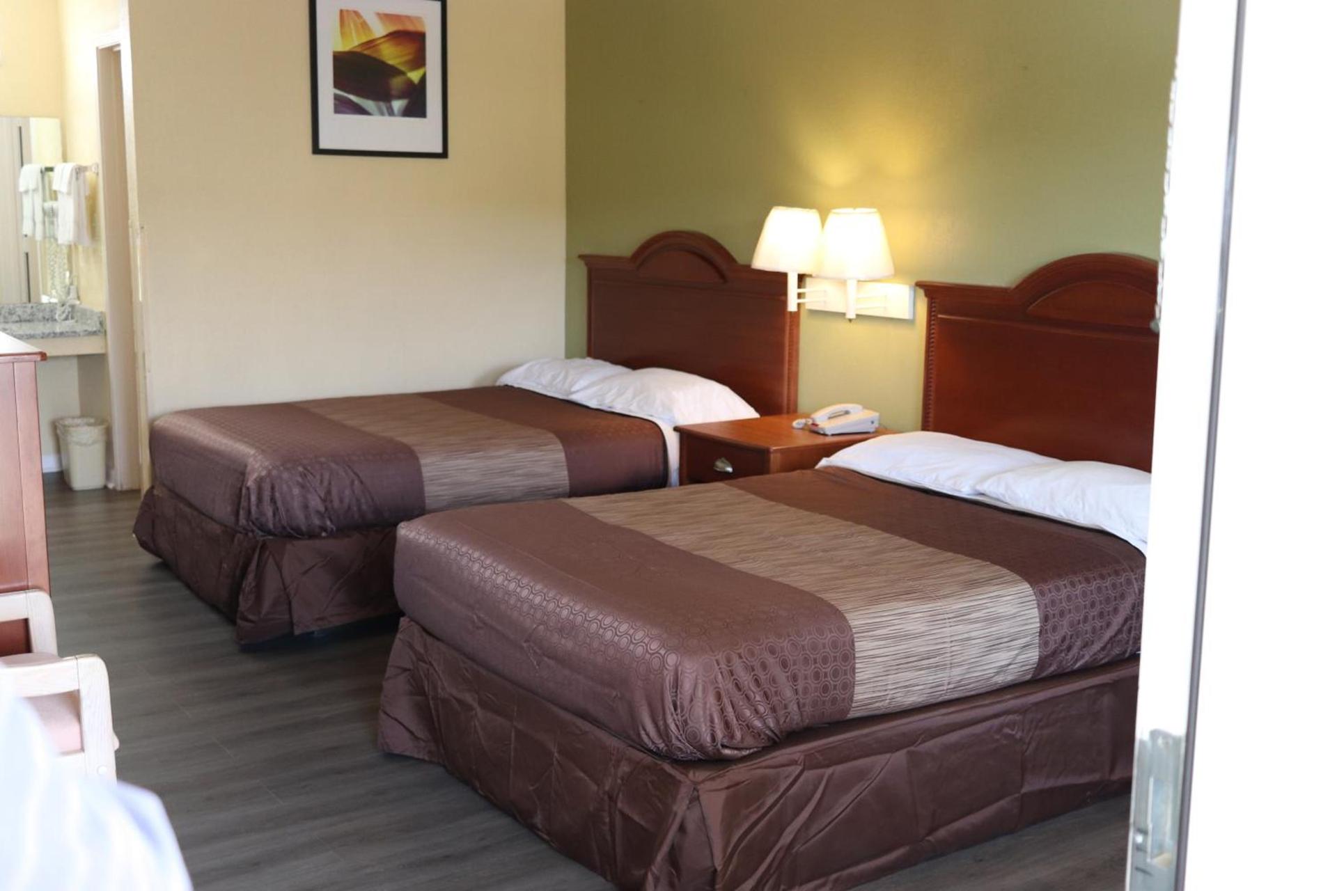 Woodstream Inn photo 23