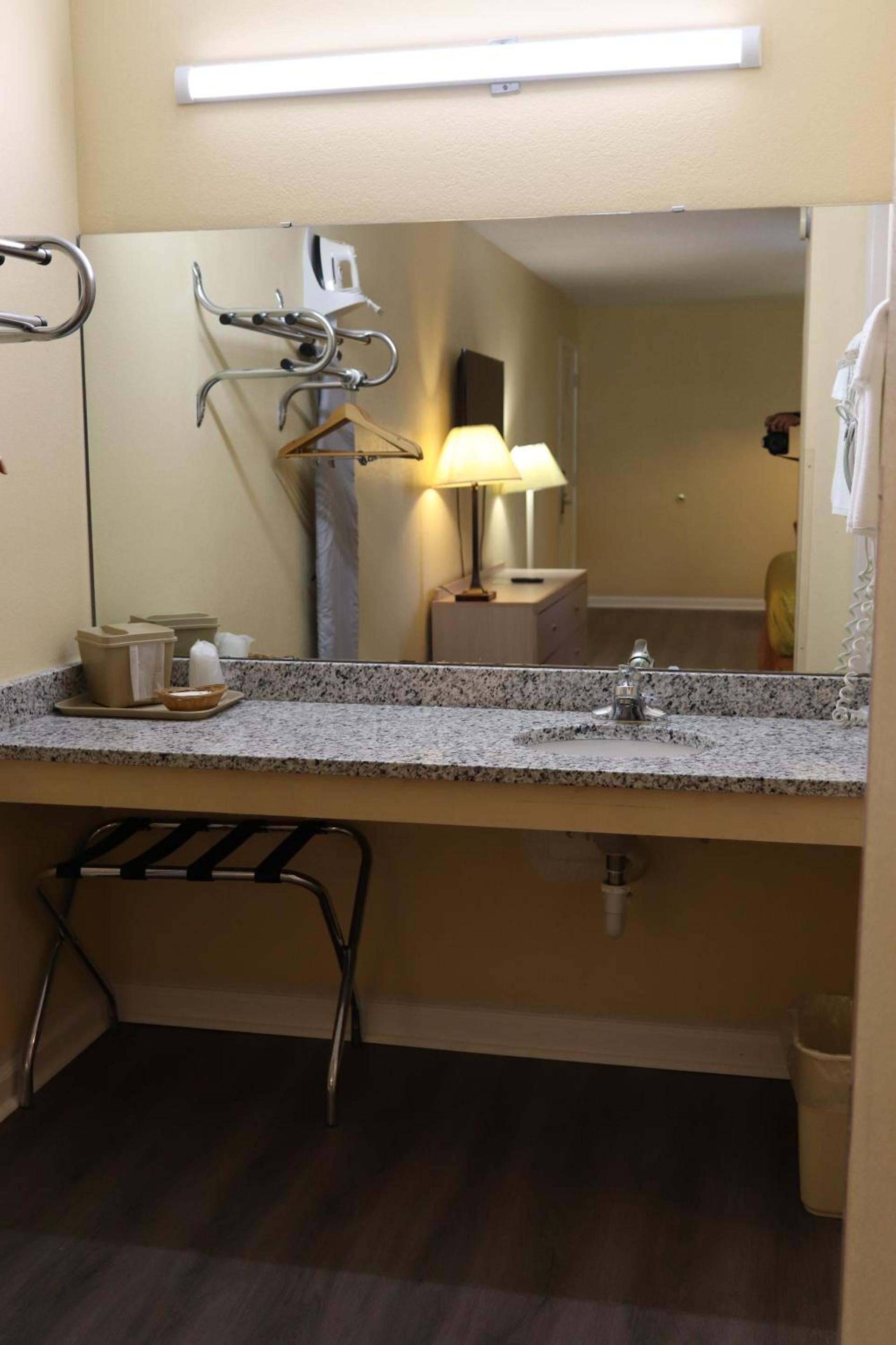 Woodstream Inn photo 15