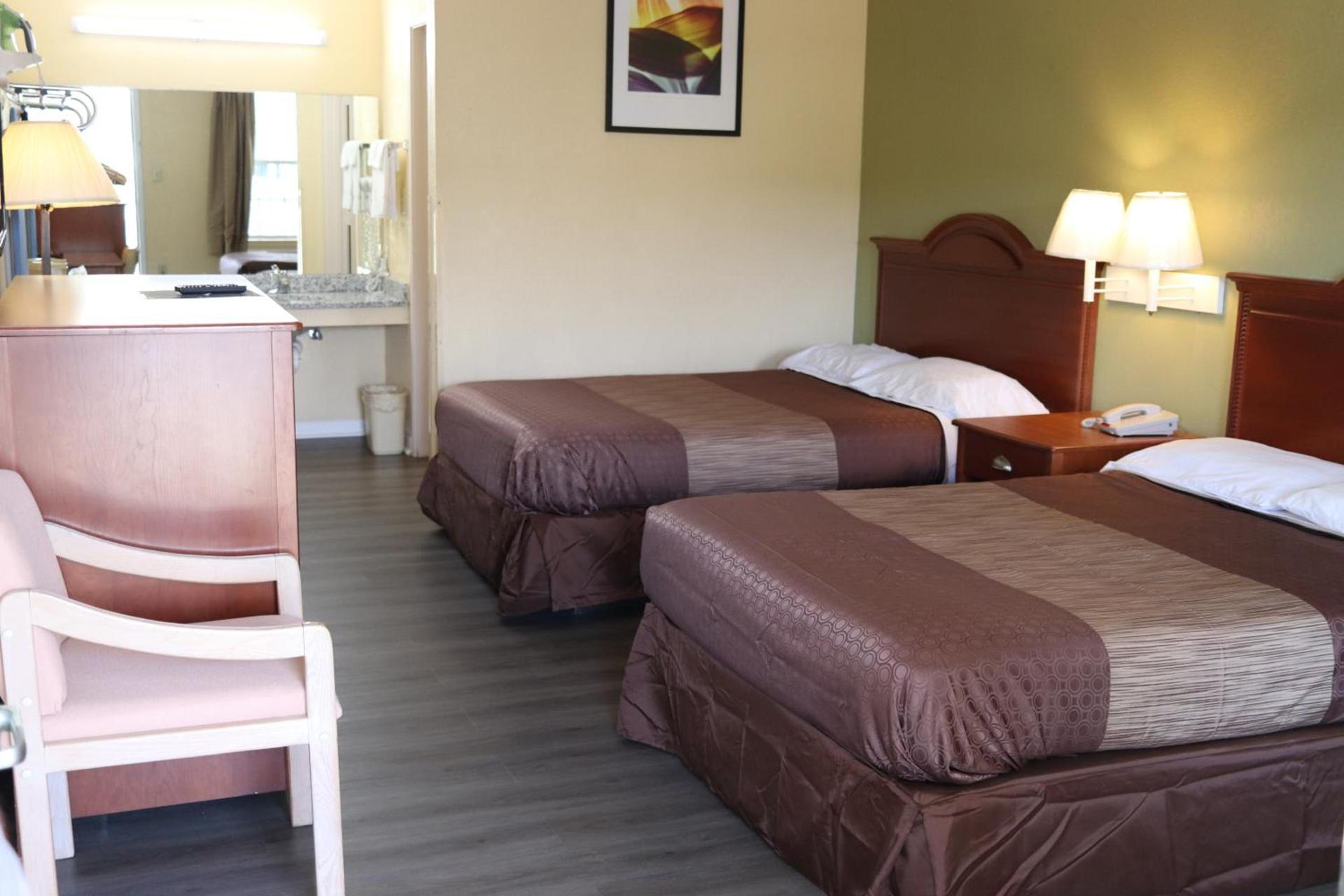 Woodstream Inn photo 34