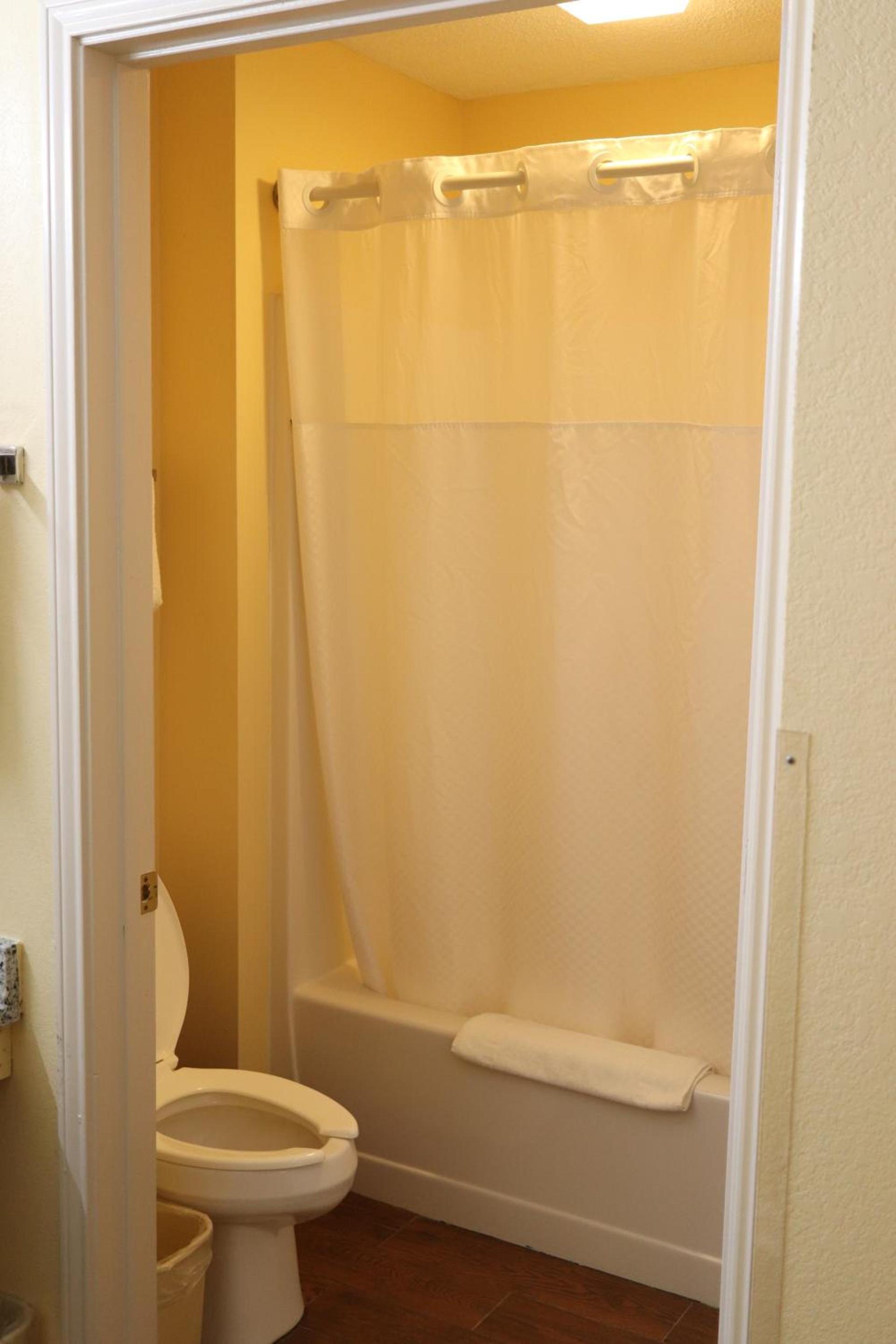 Woodstream Inn photo 40
