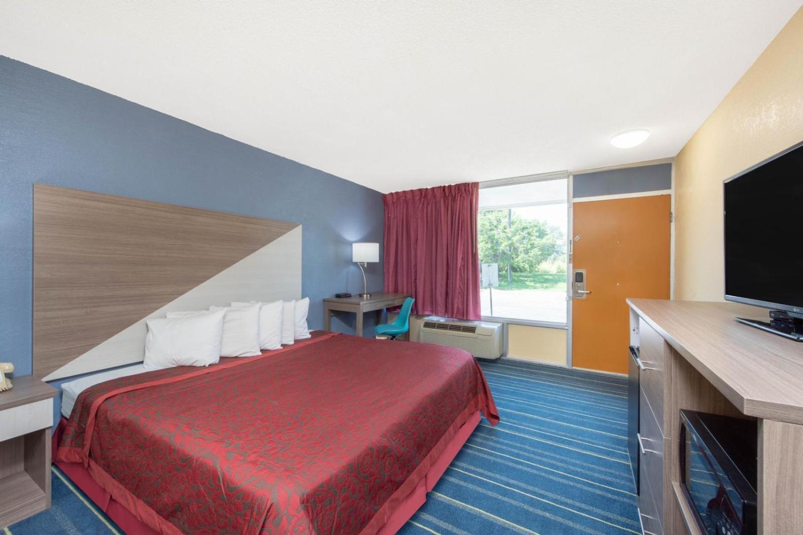 Days Inn by Wyndham Salem, IL photo 7