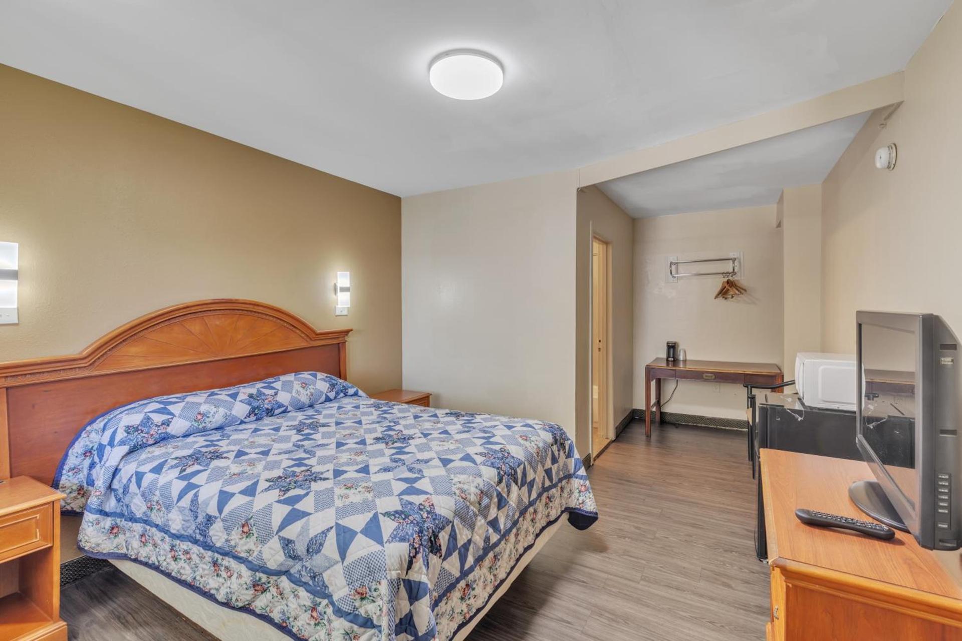 Viking Motel-Detroit photo 9