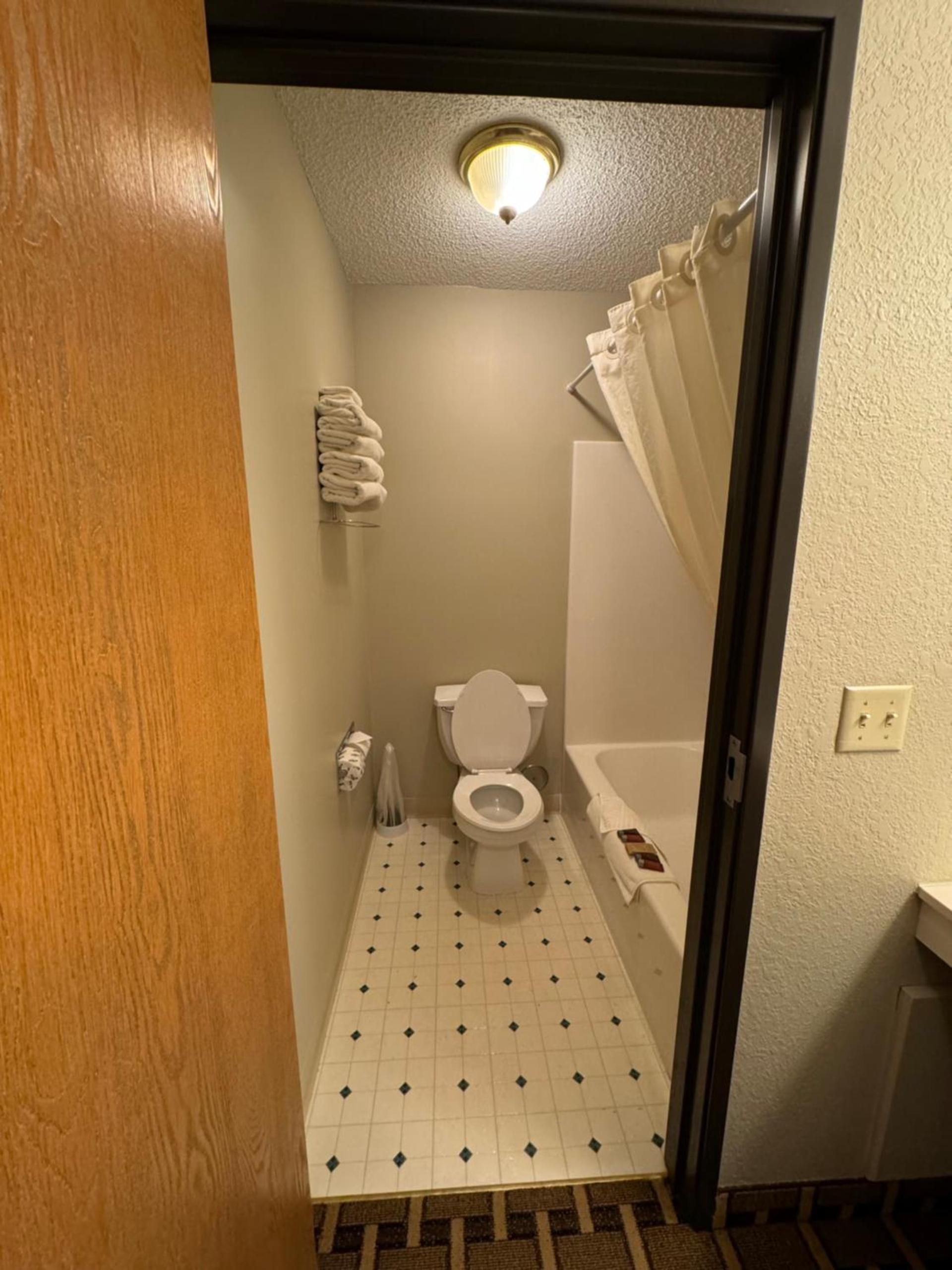 Crossroads Hotel photo 16