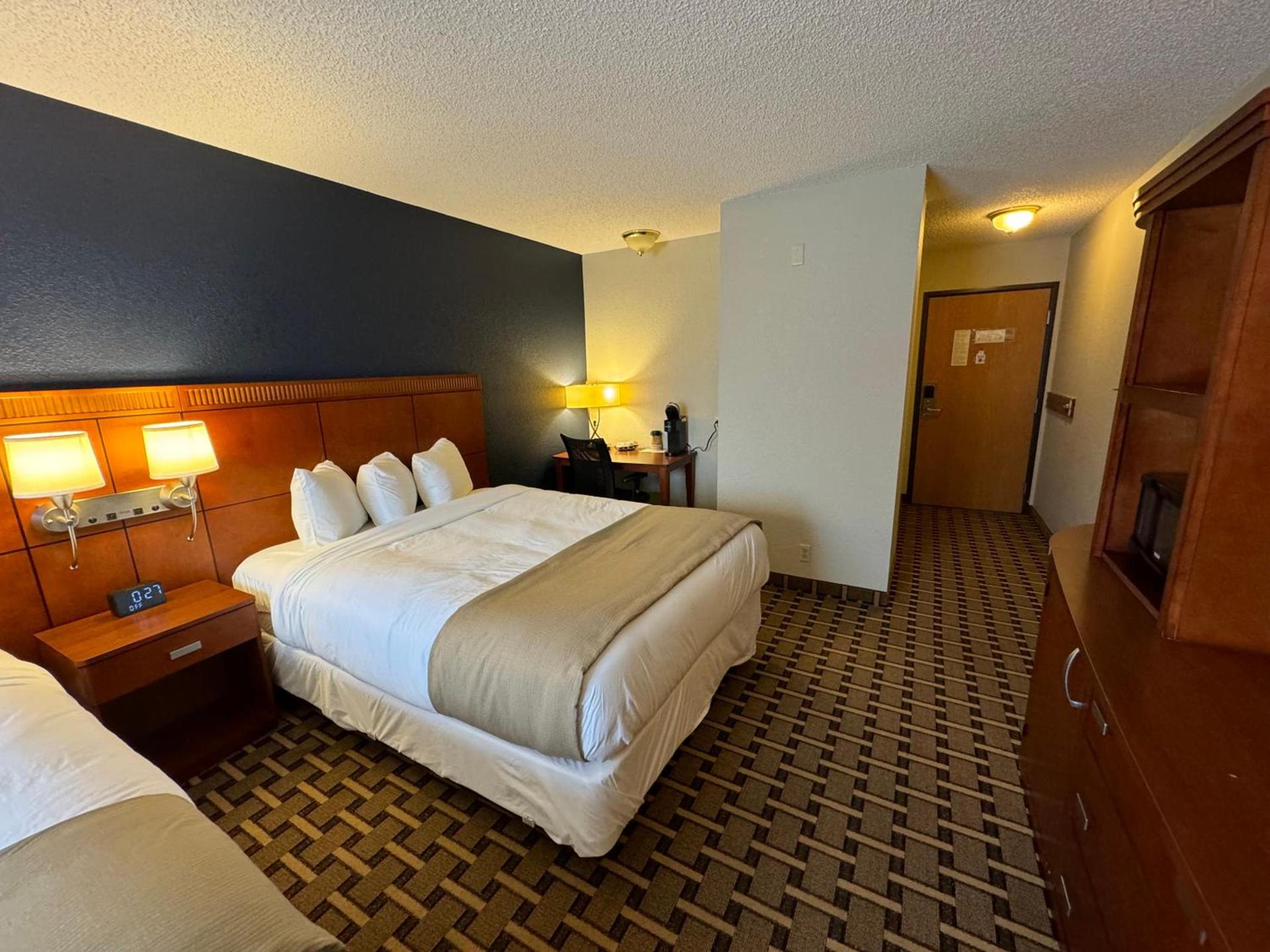 Crossroads Hotel photo 18
