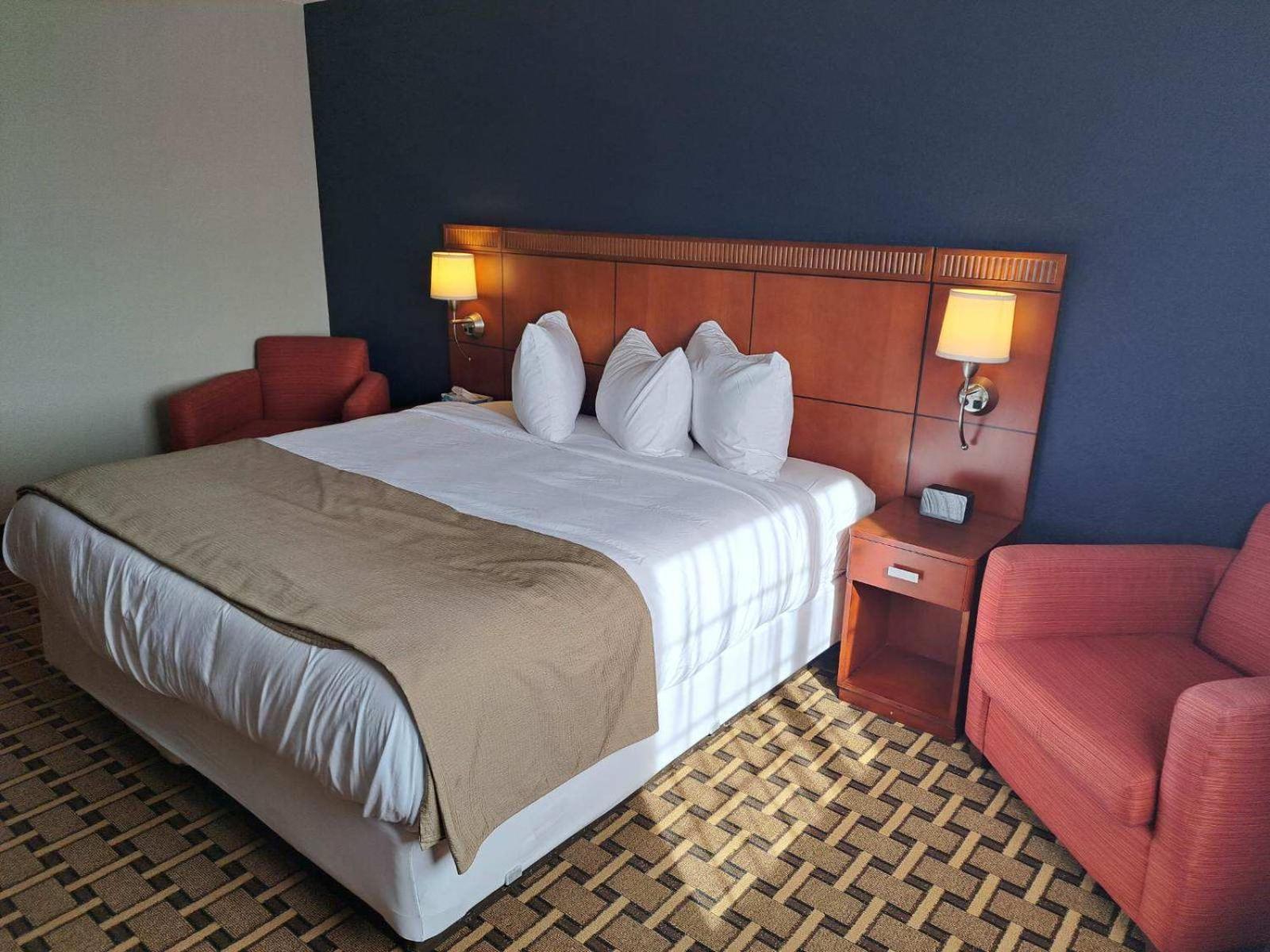 Crossroads Hotel photo 23