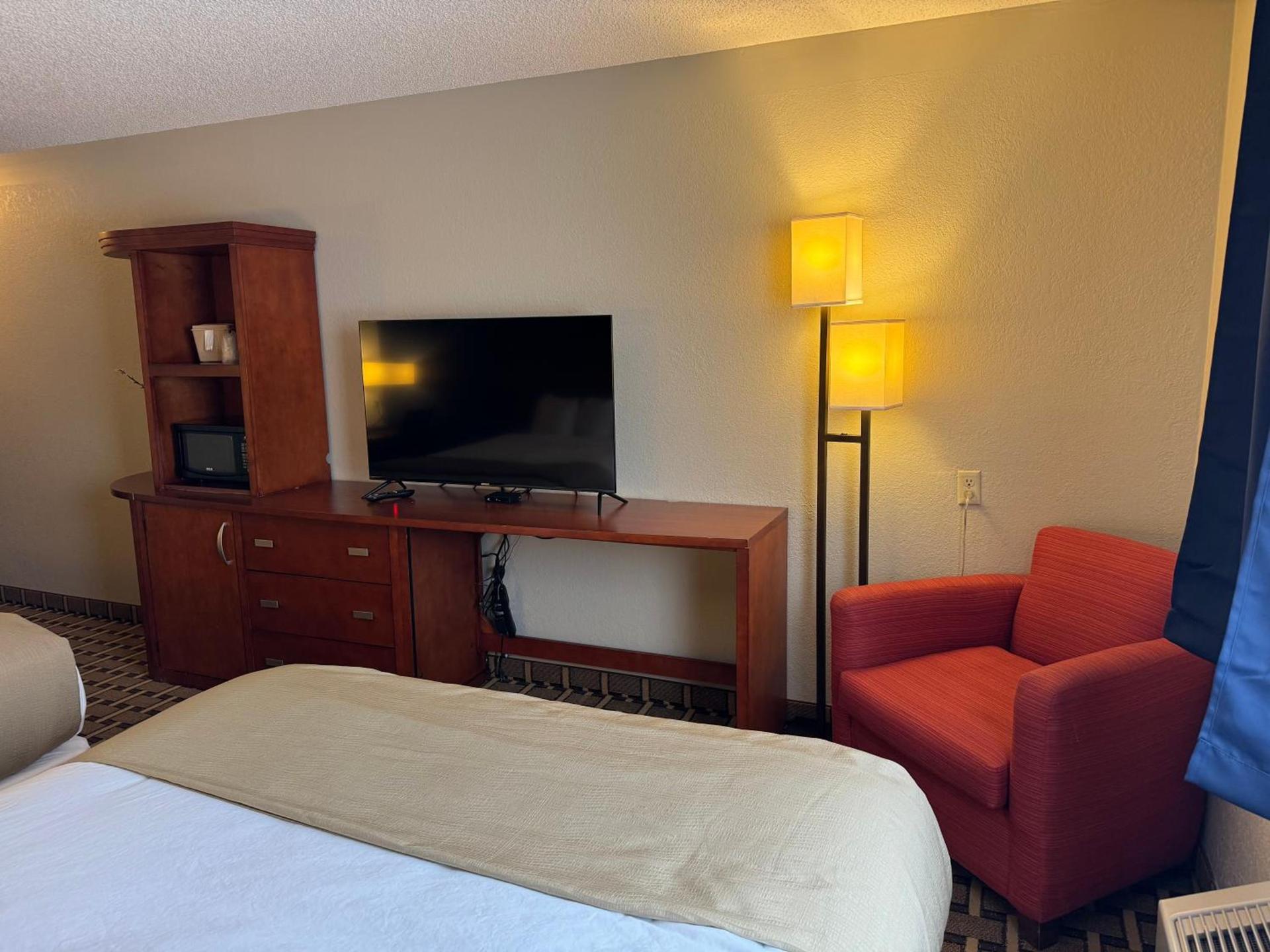 Crossroads Hotel photo 25
