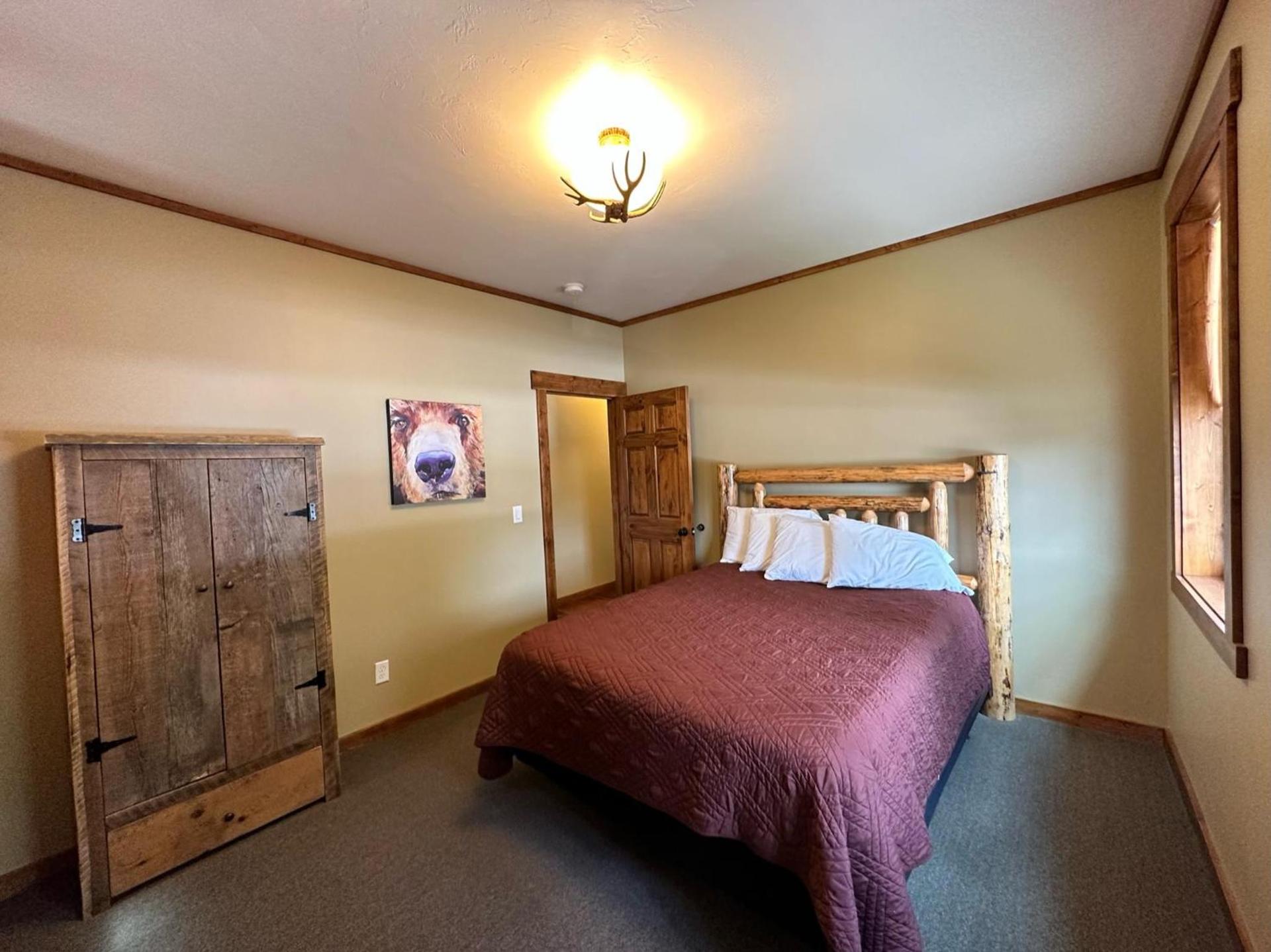 Yellowstone Cabins and RV photo 2