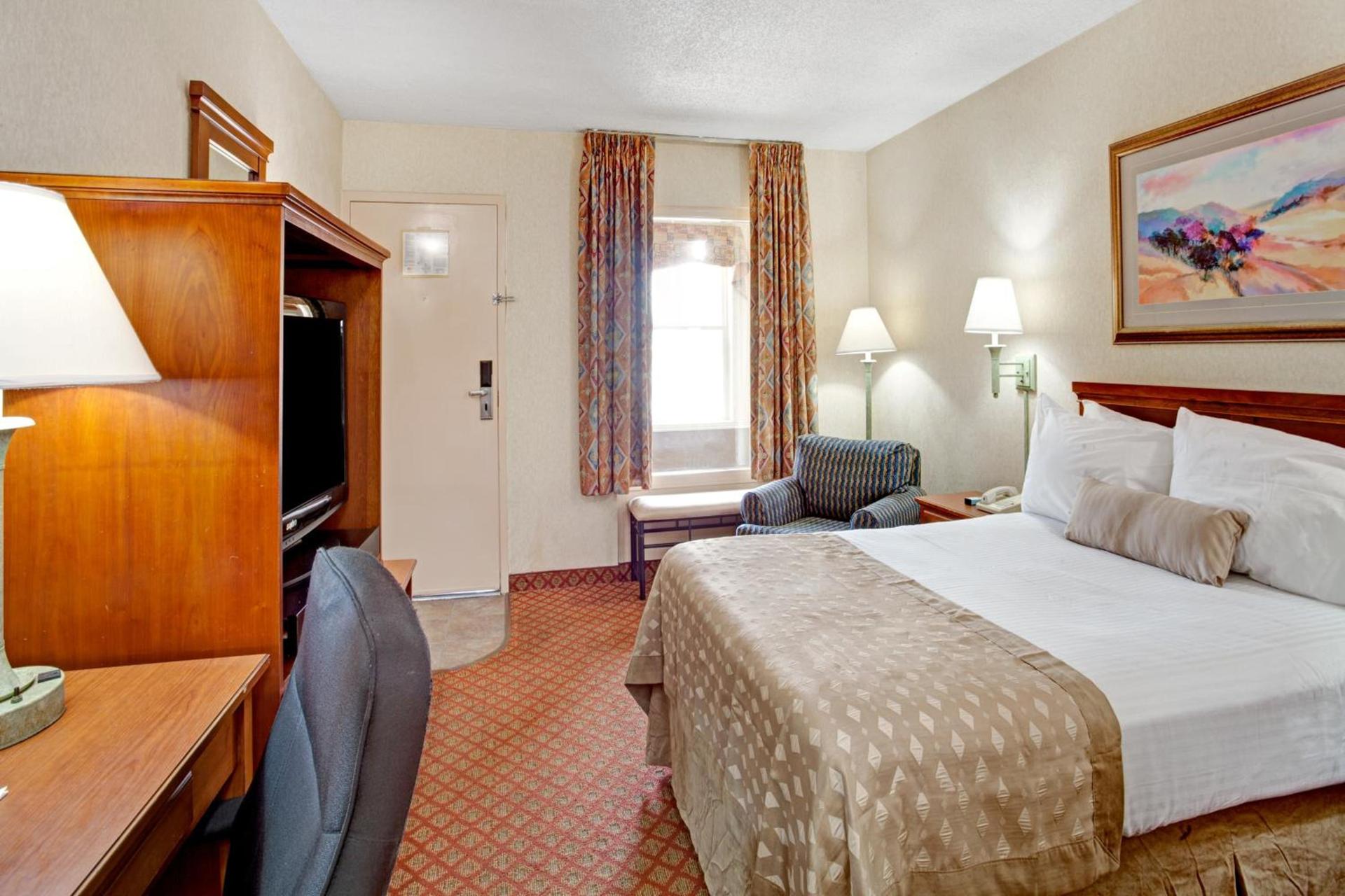 Ramada by Wyndham West Memphis photo 15