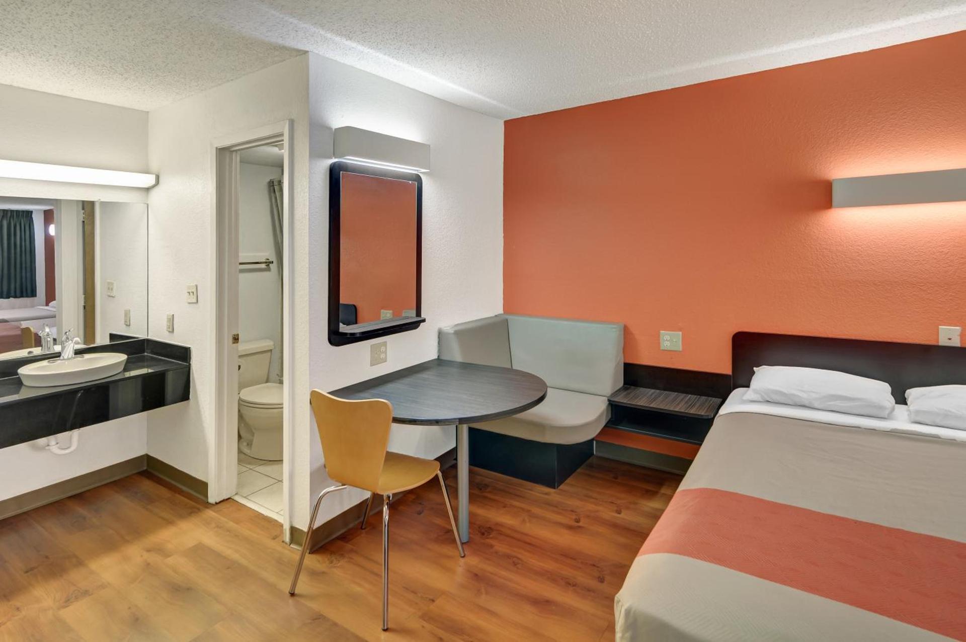 Motel 6-Lindale, TX photo 15