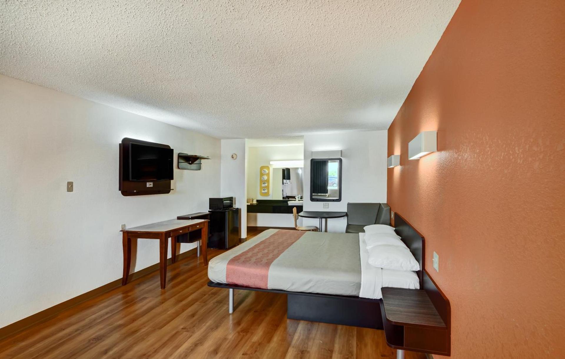 Motel 6-Lindale, TX photo 19