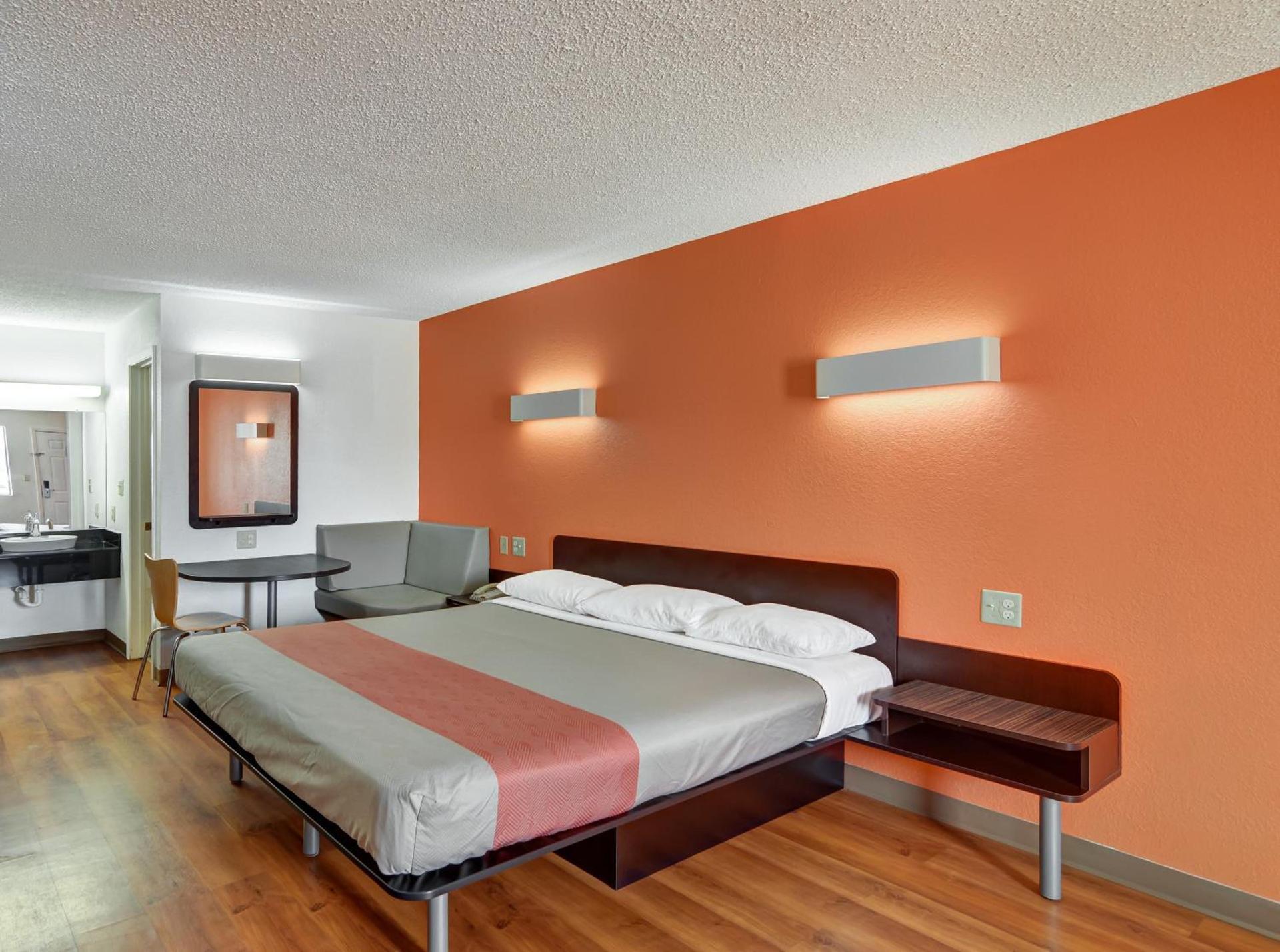 Motel 6-Lindale, TX photo 14