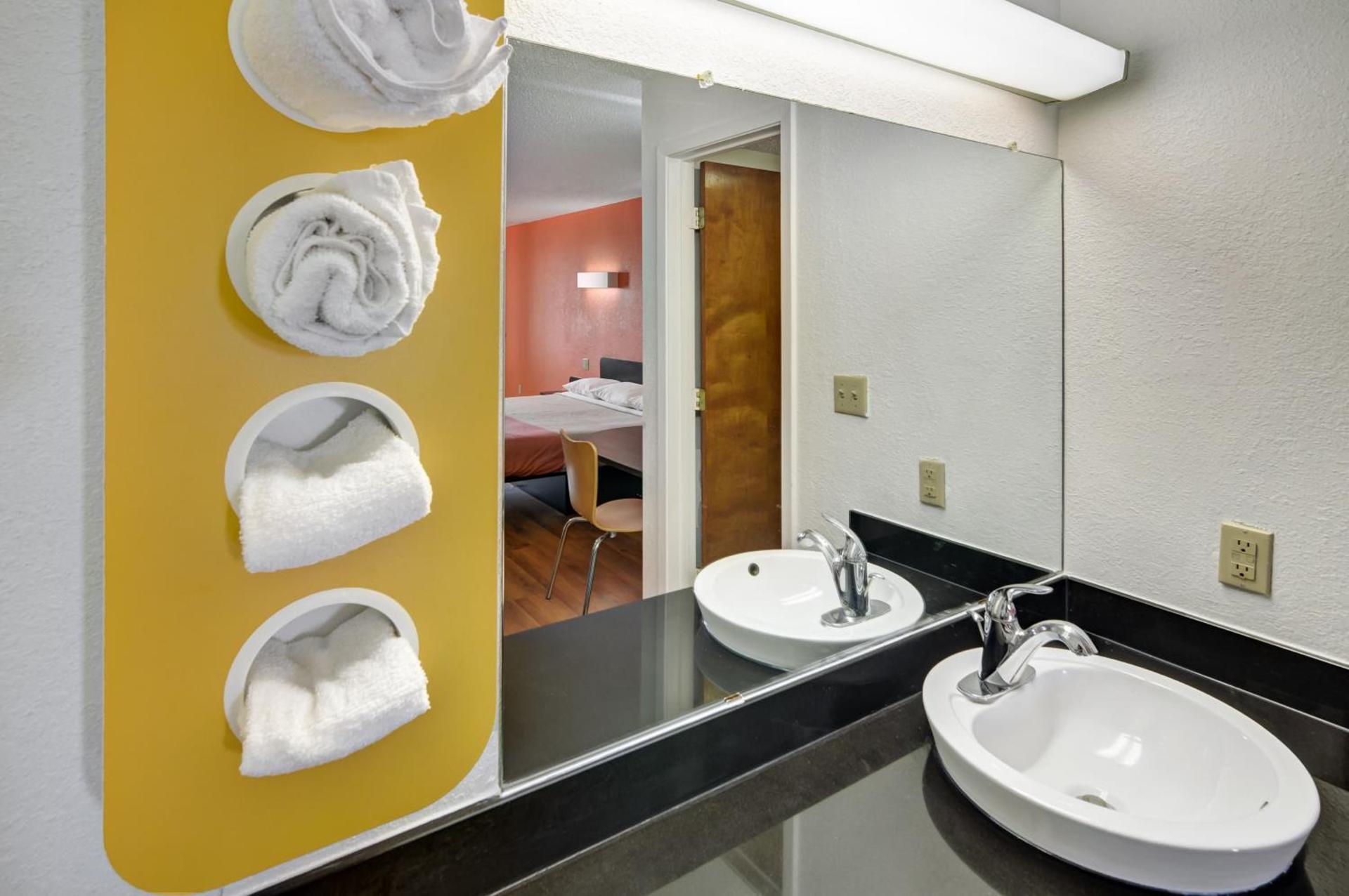 Motel 6-Lindale, TX photo 26