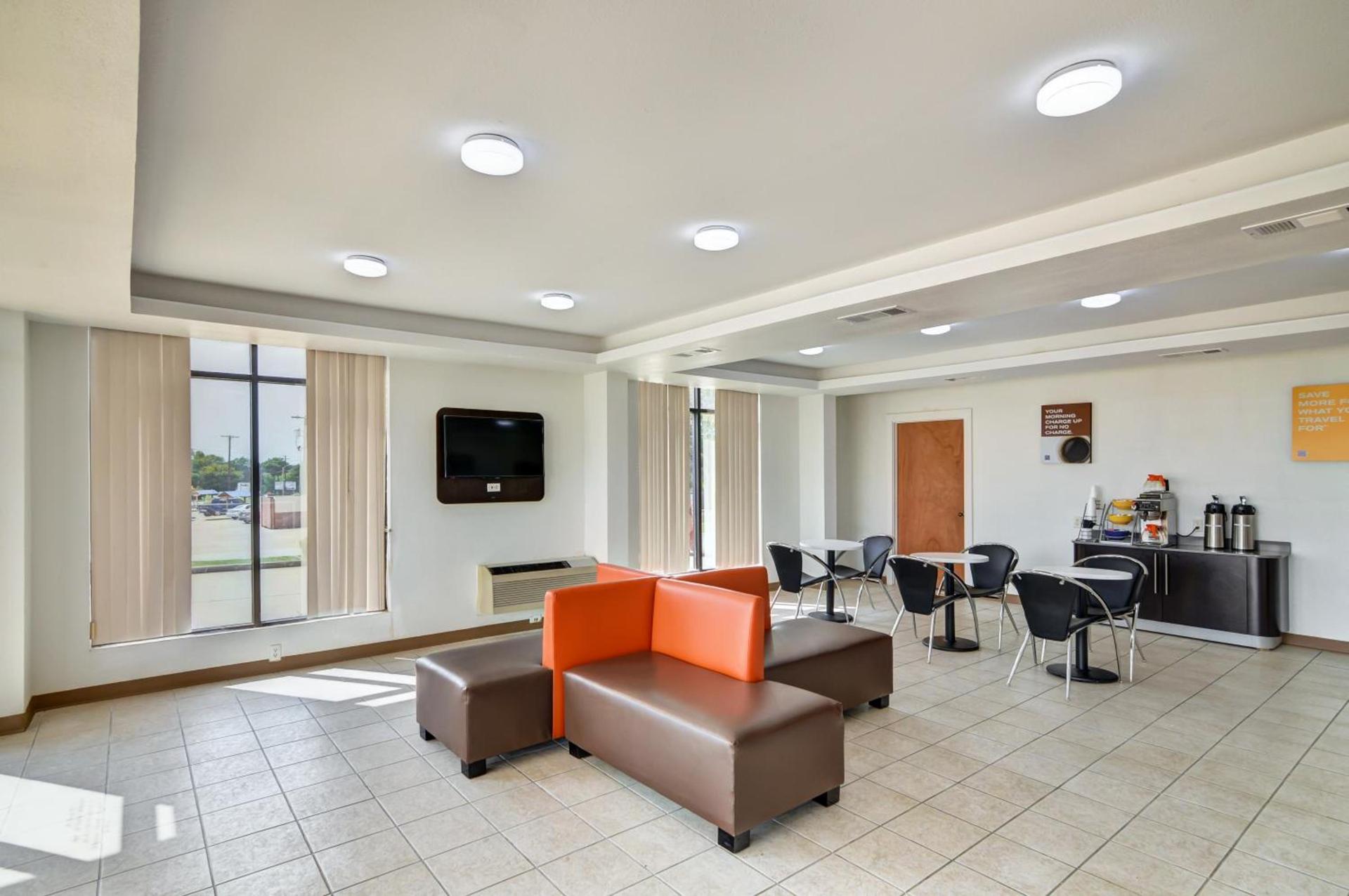 Motel 6-Lindale, TX photo 22