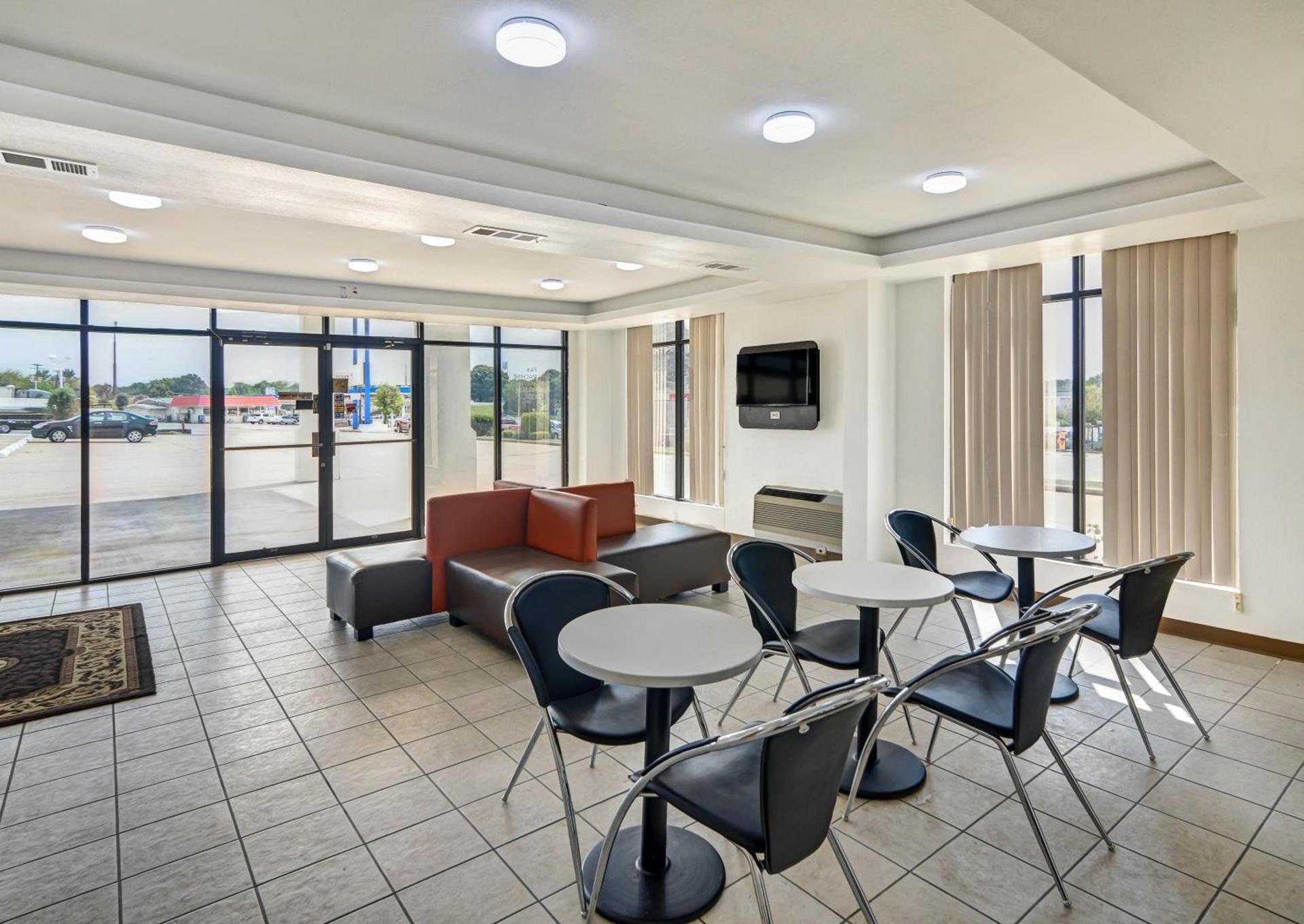Motel 6-Lindale, TX photo 23