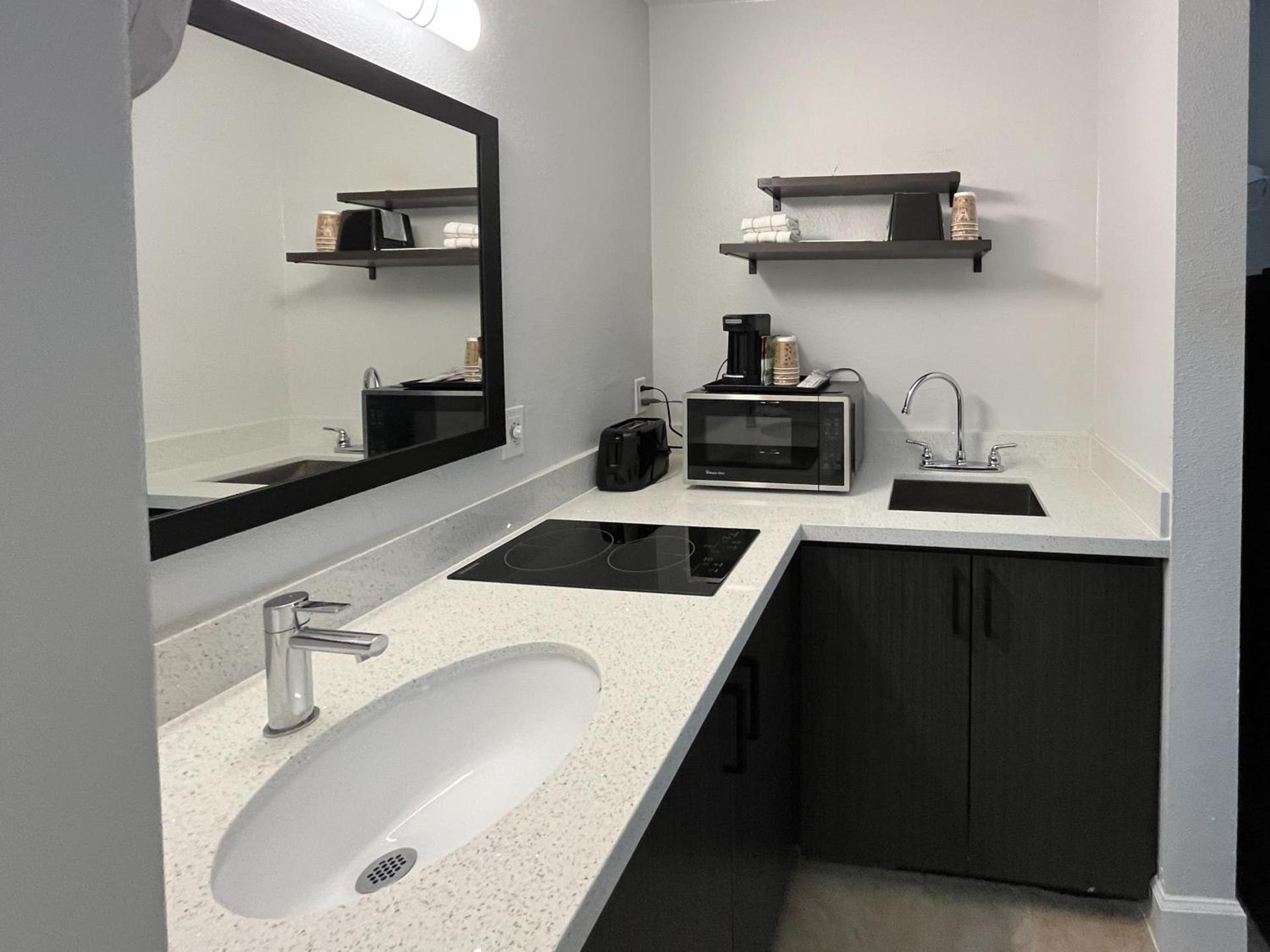 Studio 6 Conroe, TX photo 16