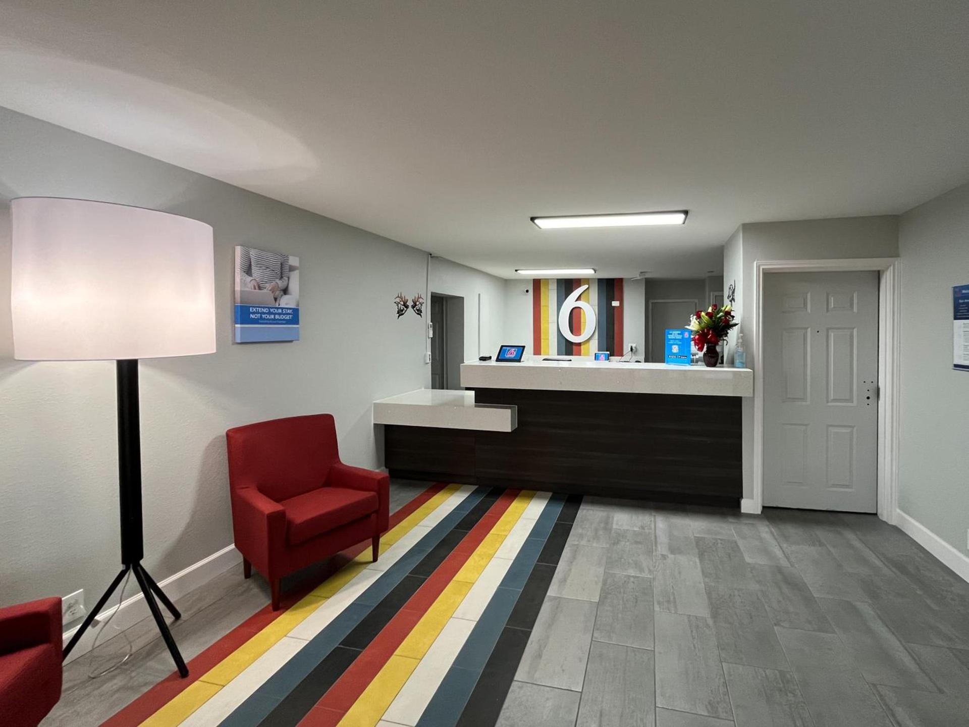 Studio 6 Conroe, TX photo 11