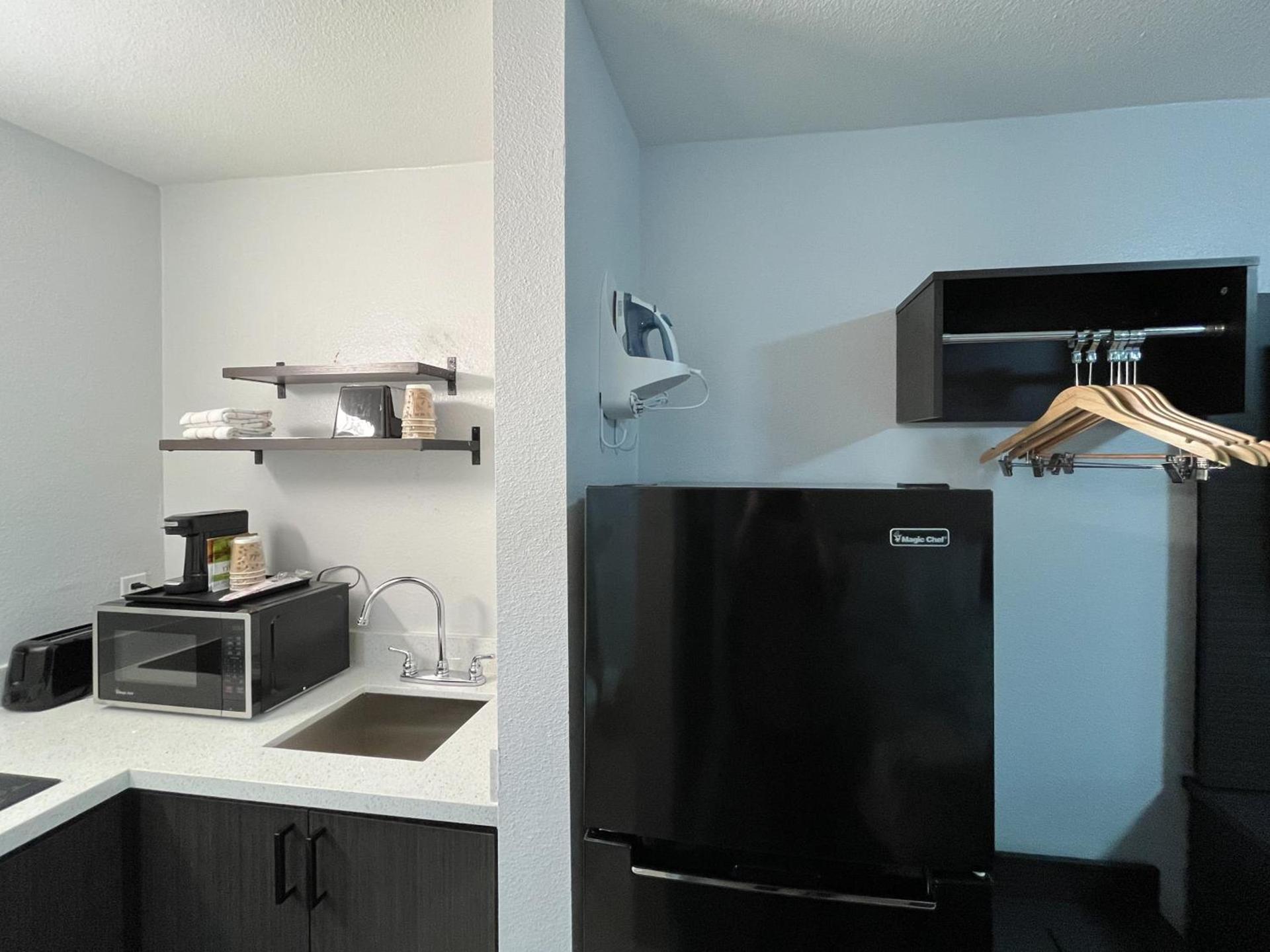 Studio 6 Conroe, TX photo 8