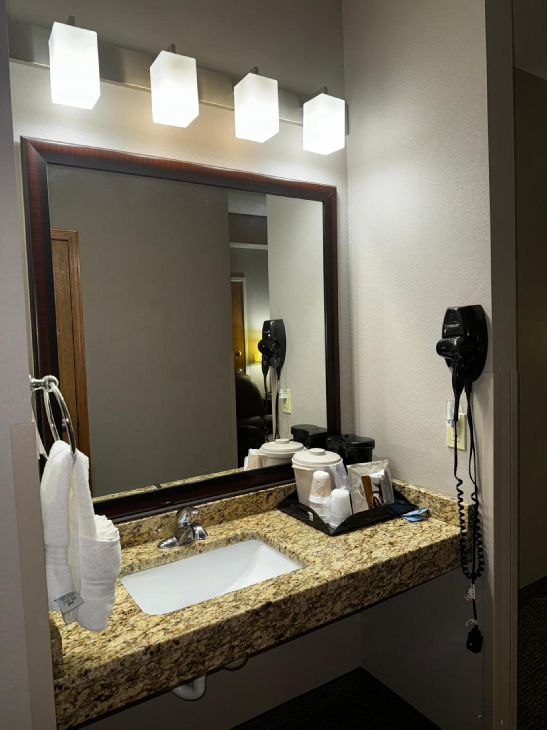 Garner INN & Suites photo 10