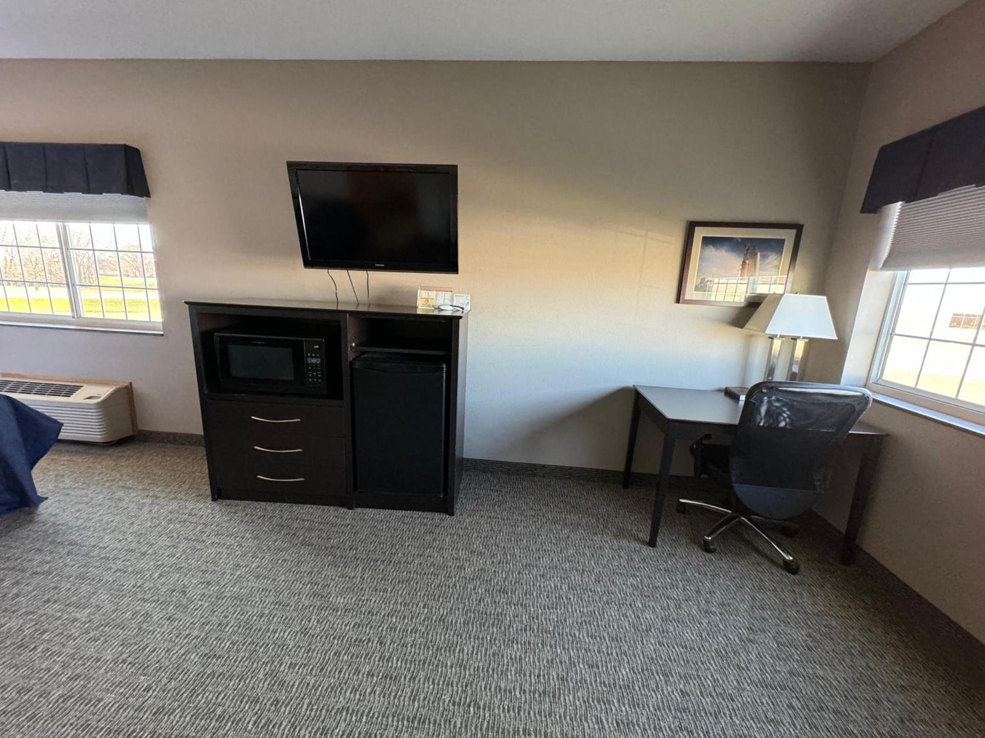 Garner INN & Suites photo 9