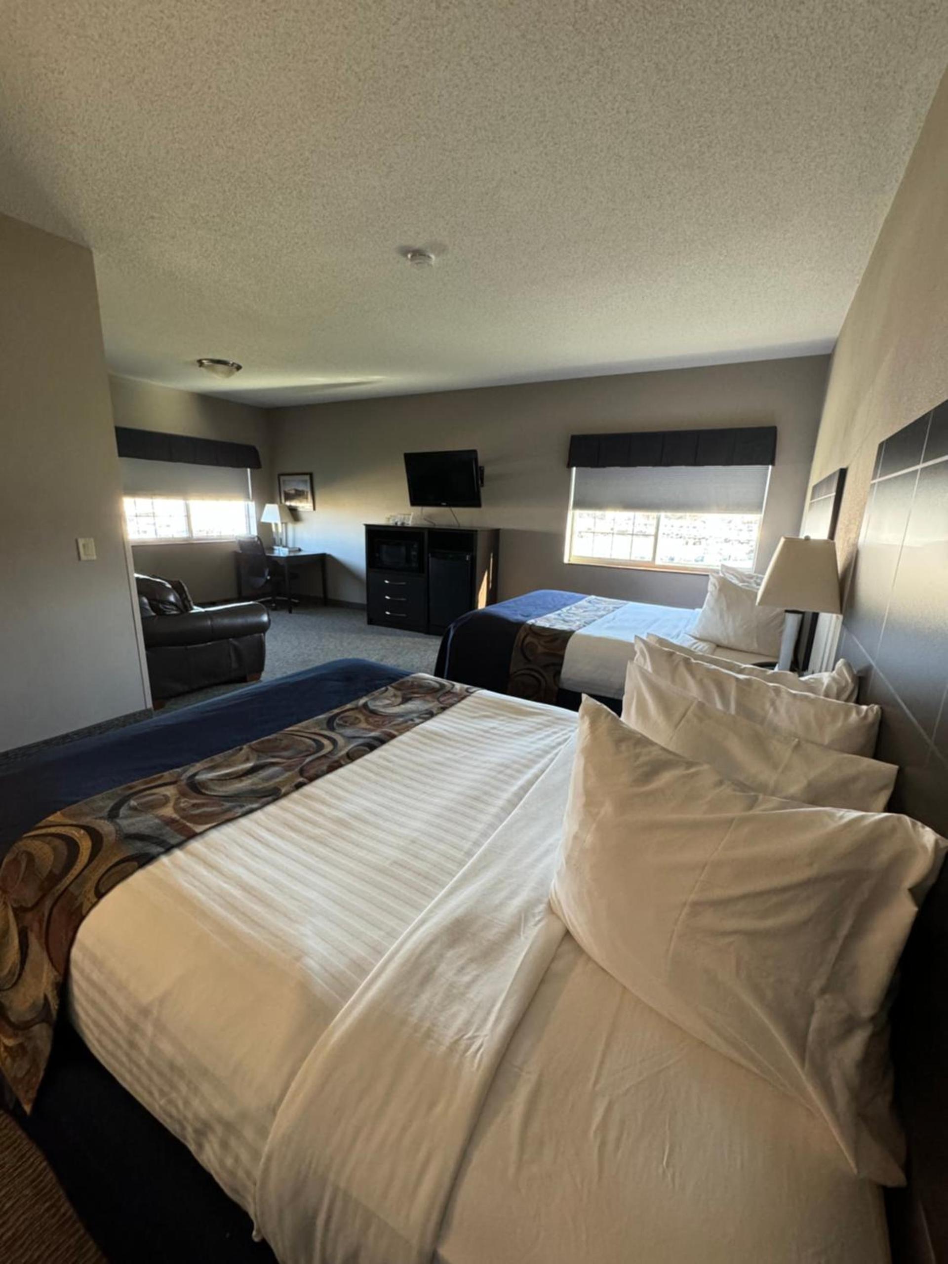 Garner INN & Suites photo 18