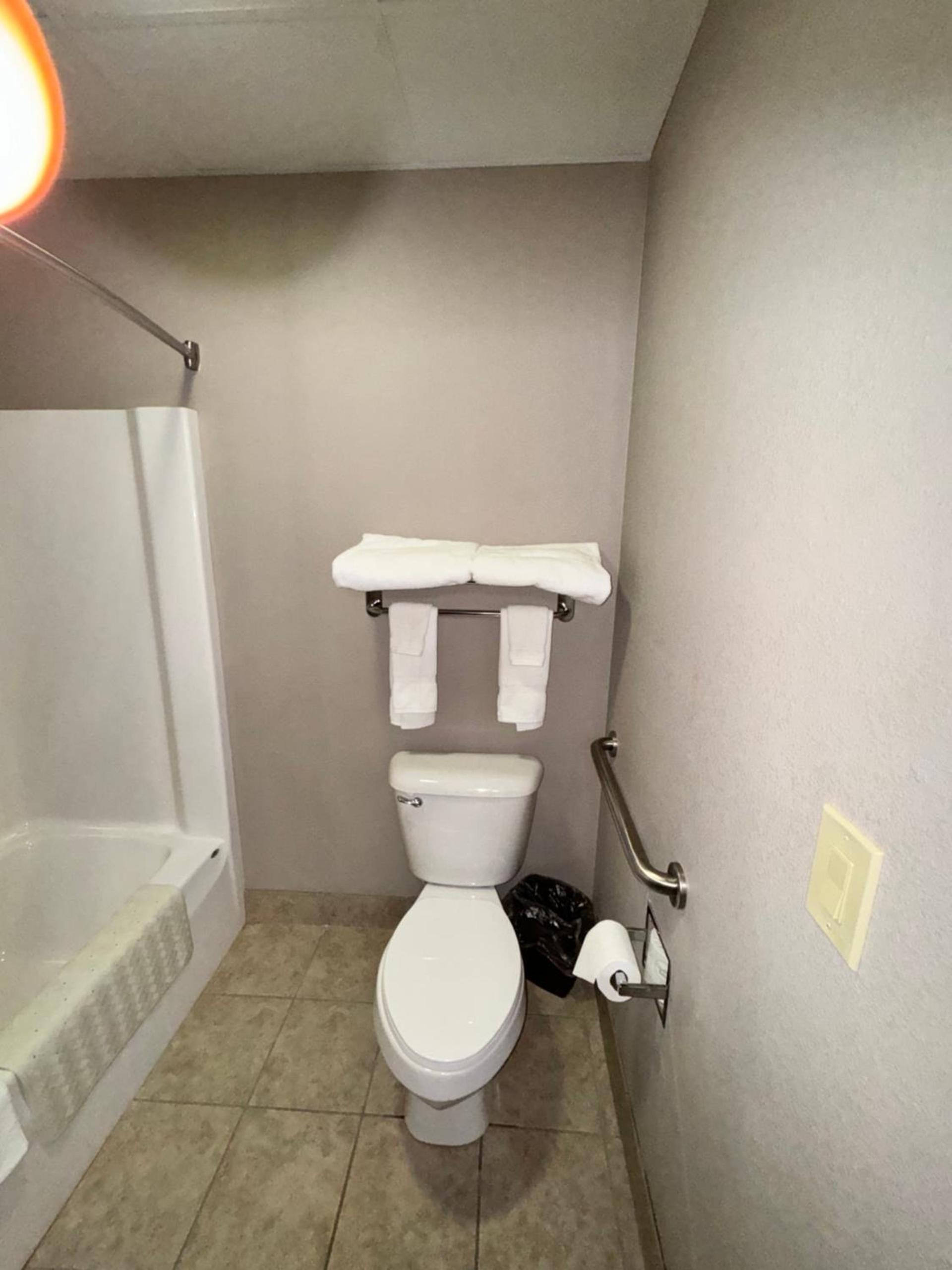 Garner INN & Suites photo 22