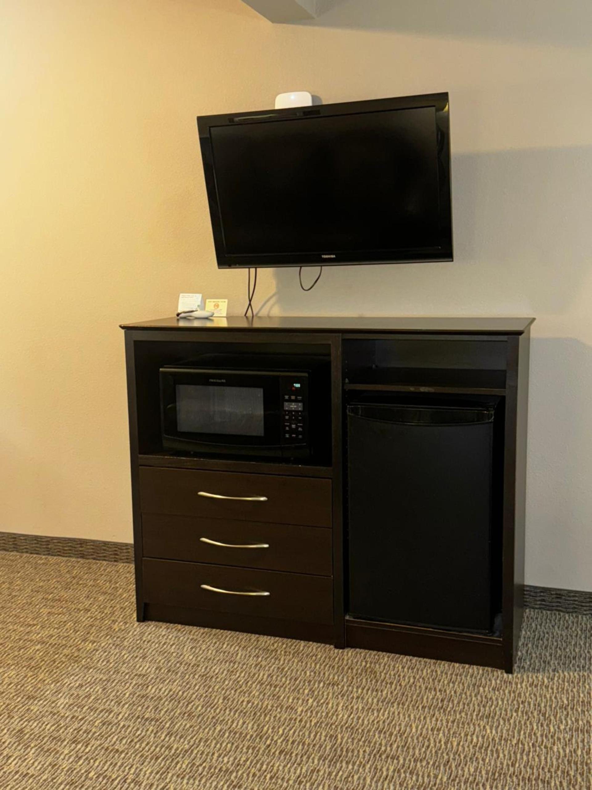 Garner INN & Suites photo 15