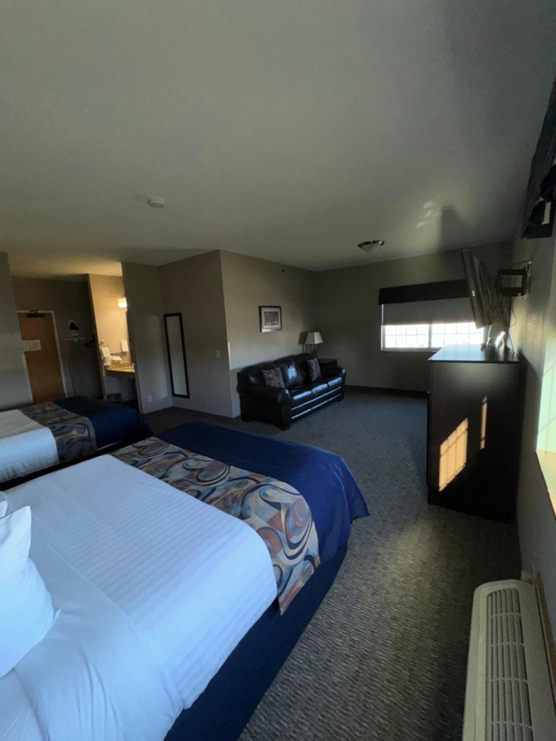 Garner INN & Suites photo 6
